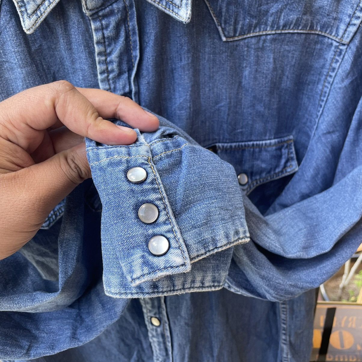 Lee × Vintage 🔥🔥Lee Stoned Wash Double Pocket Ripped Western Denim Shirts Size US L / EU 52-54 / 3 - 7 Thumbnail