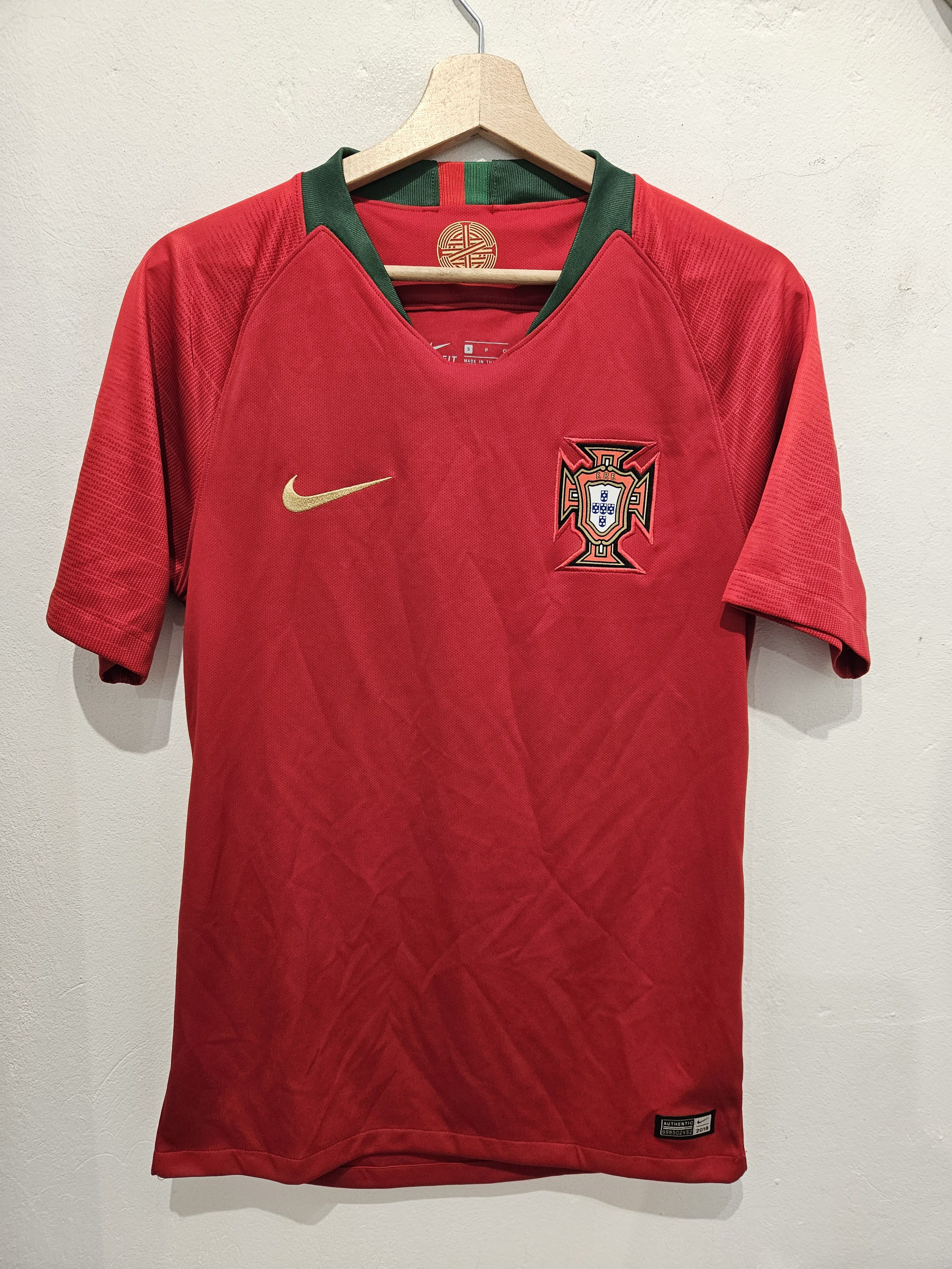 NIKE PORTUGAL 2018 SIZE S JERSEY SOCCER