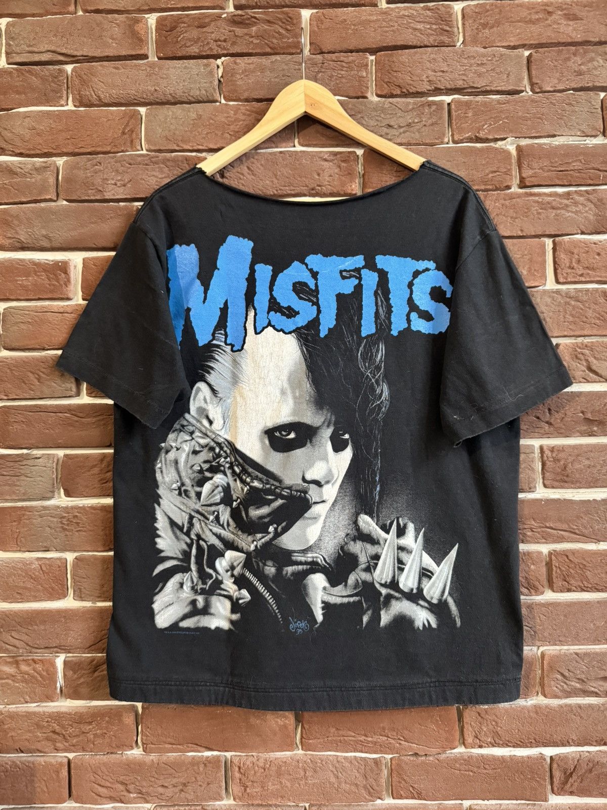 Band Tees Rare Vintage 90s Misfits Doyle Hardcore Punk Band Tshirt Size US L / EU 52-54 / 3 - 2 Thumbnail
