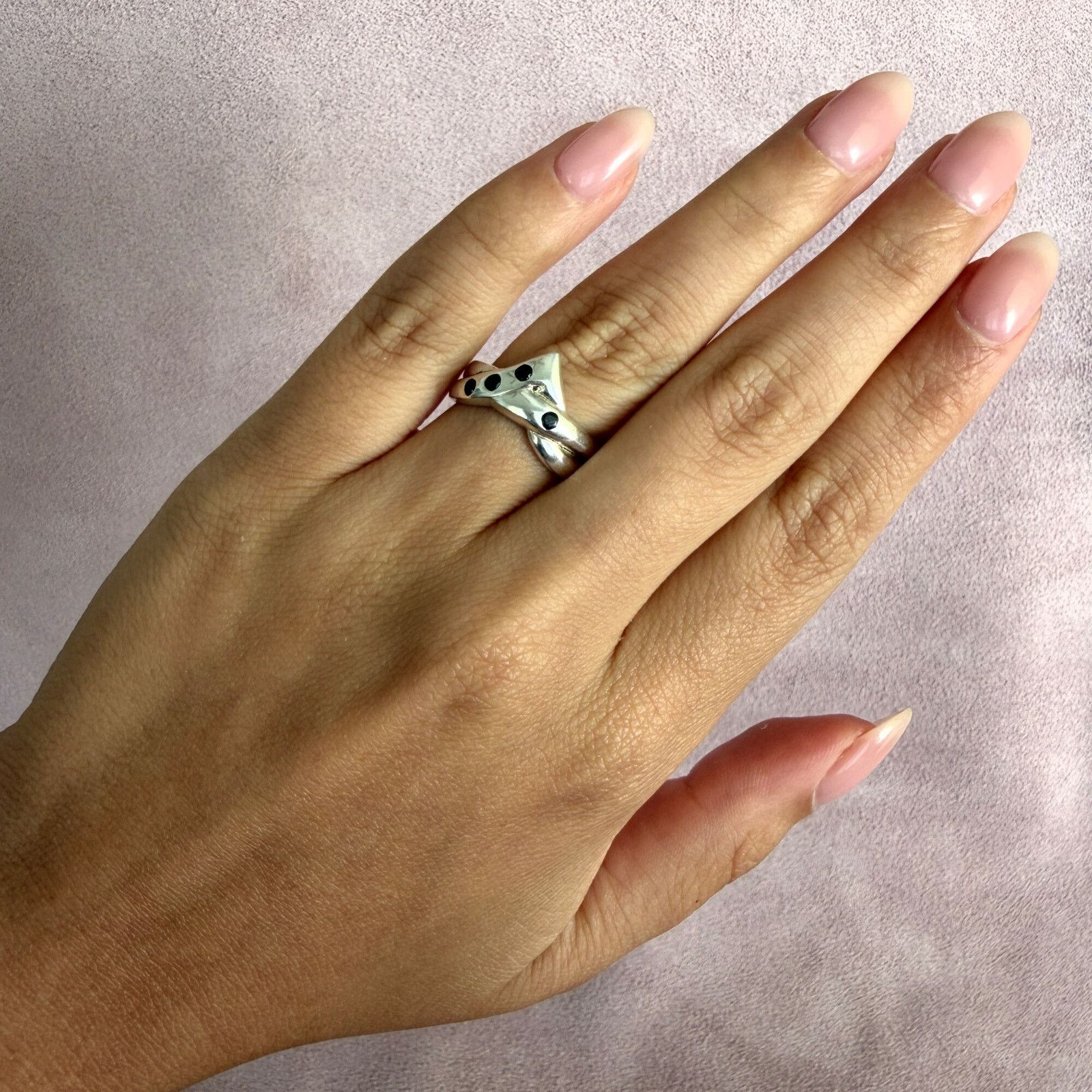 Sterling Silver sterling silver black cz v-shape band ring size 7 Size ONE SIZE - 2 Thumbnail