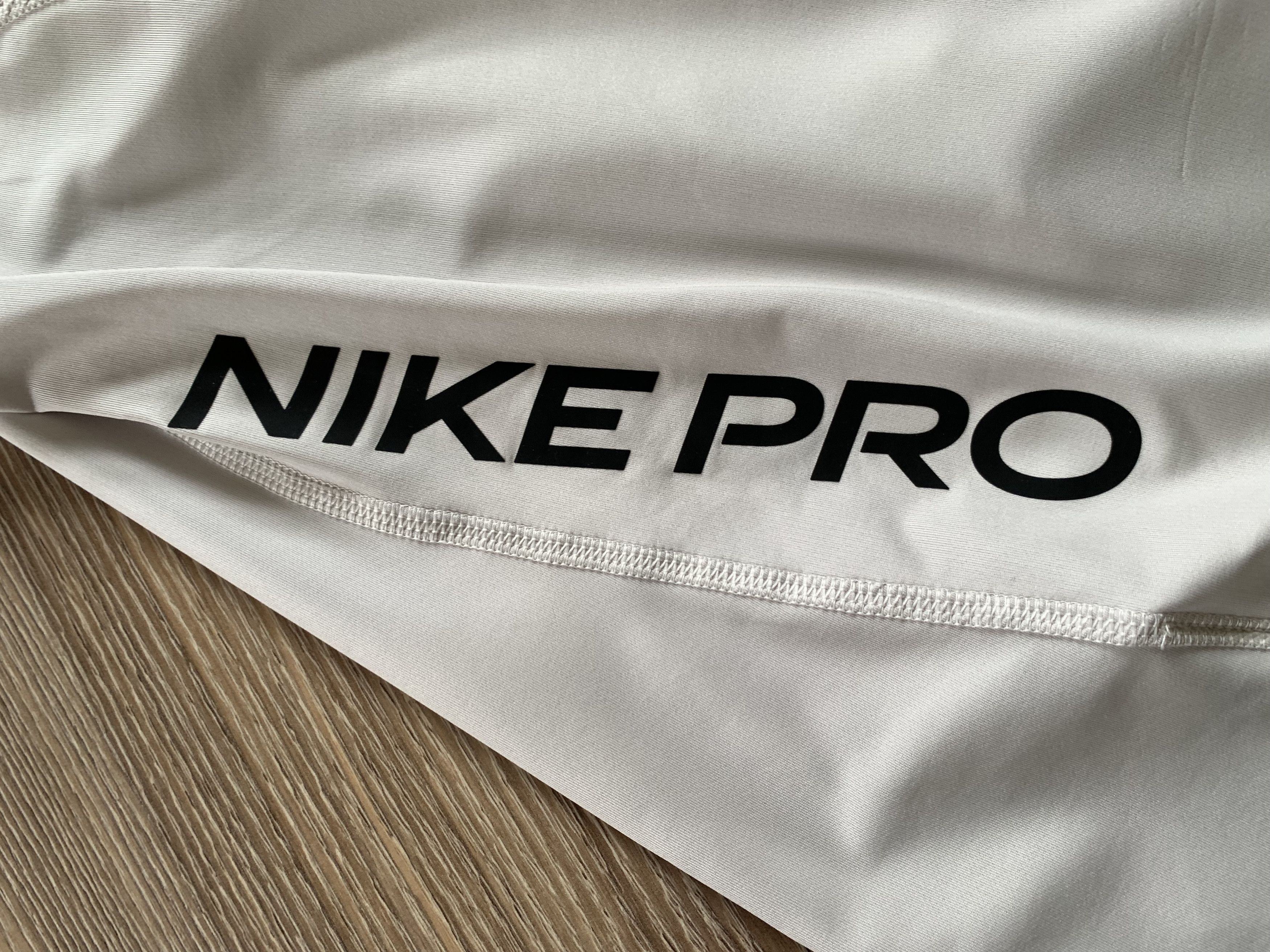Nike Nike Pro Aeroadapt Centr Logo White Training T Shirt Size US S / EU 44-46 / 1 - 6 Thumbnail