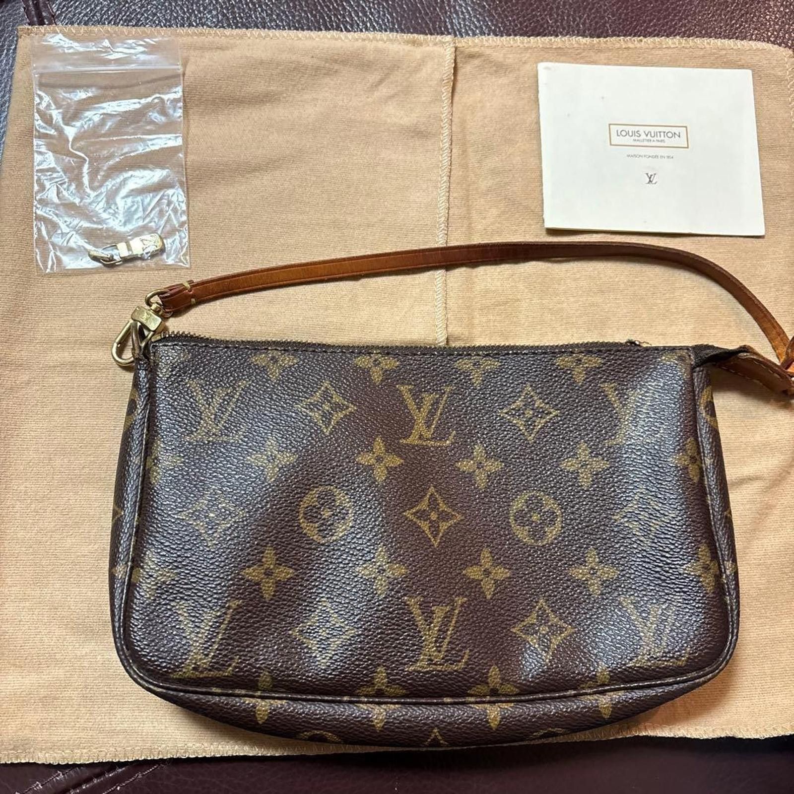 Louis Vuitton Louis Vuitton - Monogram Canvas Pochette Size ONE SIZE - 3 Thumbnail