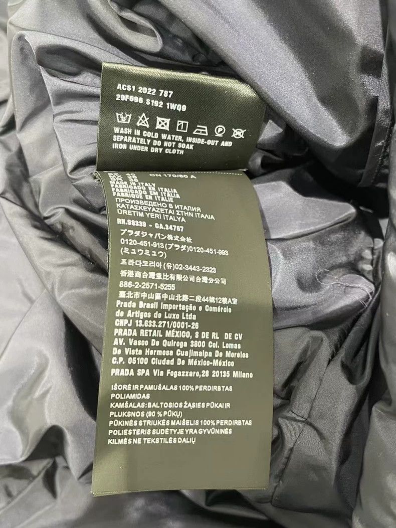 Prada Prada Metal triangle long down jacket 2501-Nextarrow Size US XXS / EU 40 - 7 Thumbnail