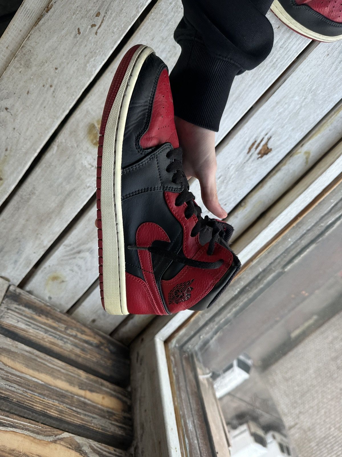 Nike 🚨NIKE AIR JORDAN 1 BRED MID RED BLACK WITH LOGO SHOES Size US 8.5 / EU 41-42 - 12 Thumbnail