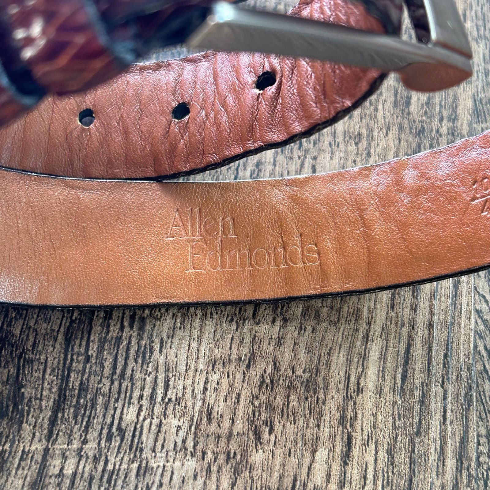 Allen Edmonds Allen Edmonds Brown Leather Belt Embossed Snake Print 42 Size 42 - 9 Thumbnail