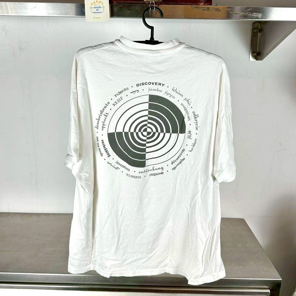 Hanes Vtg 90s Discover Discovery Retroreflectivity Typography Tee Size US XXL / EU 58 / 5 - 3 Thumbnail