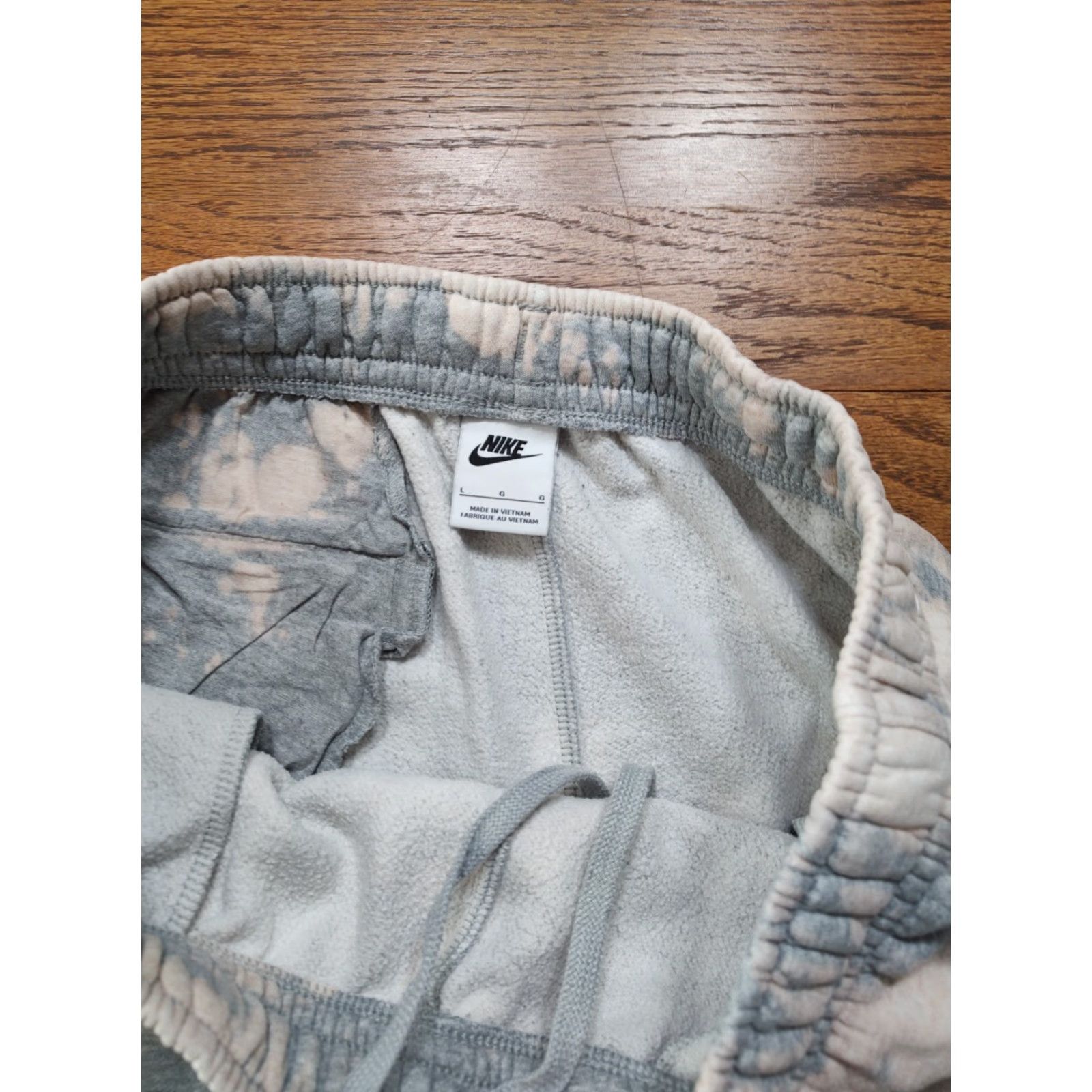 Nike Nike Sweatpants Mens Tie Dye Fleece Club Gray 90s Logo Pockets Drawstring Relaxed Casual Activewear Sportswear Pants Size US 33 - 6 Thumbnail