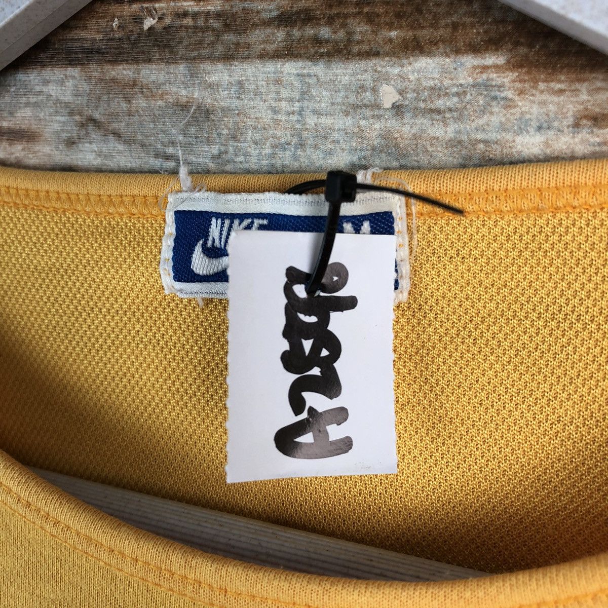 Nike Nike japan vintage Yellow T-Shirt #A2598 Size US S / EU 44-46 / 1 - 10 Thumbnail
