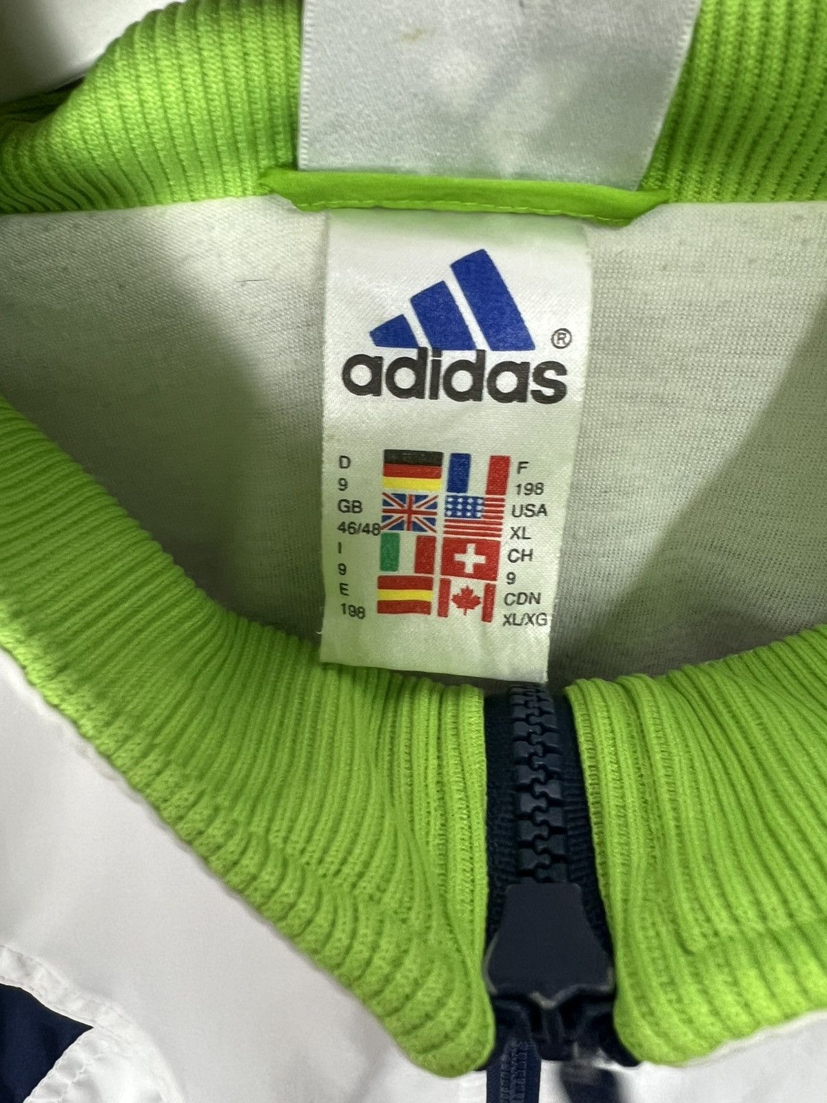 Adidas ADIDAS VINTAGE NEYLON JACKET Y2K 00s SOCCER JACKET RETRO Size US XL / EU 56 / 4 - 7 Thumbnail