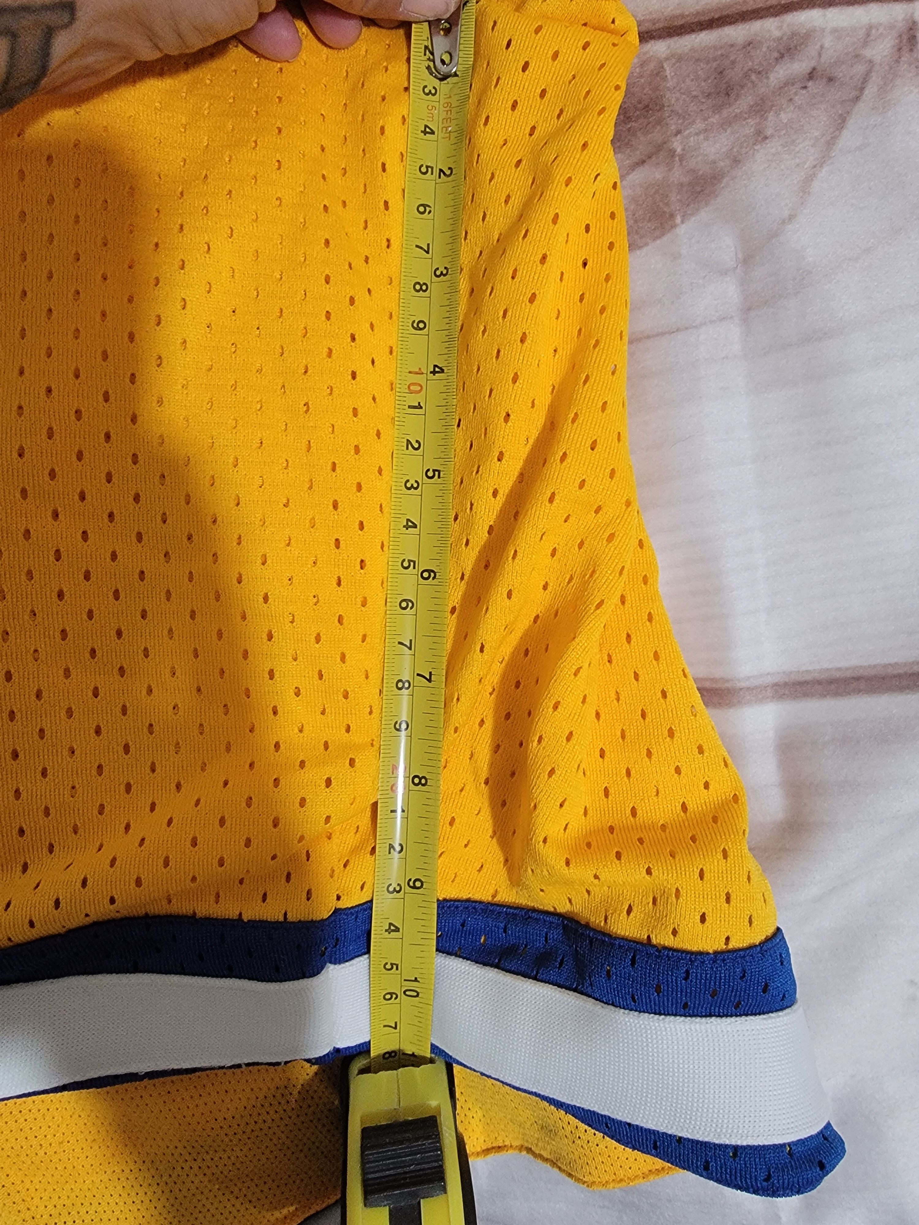 Nike VINTAGE Y2K Nike Yellow/Blue Diamond Basketball Shorts Xxl Size US 40 / EU 56 - 4 Thumbnail