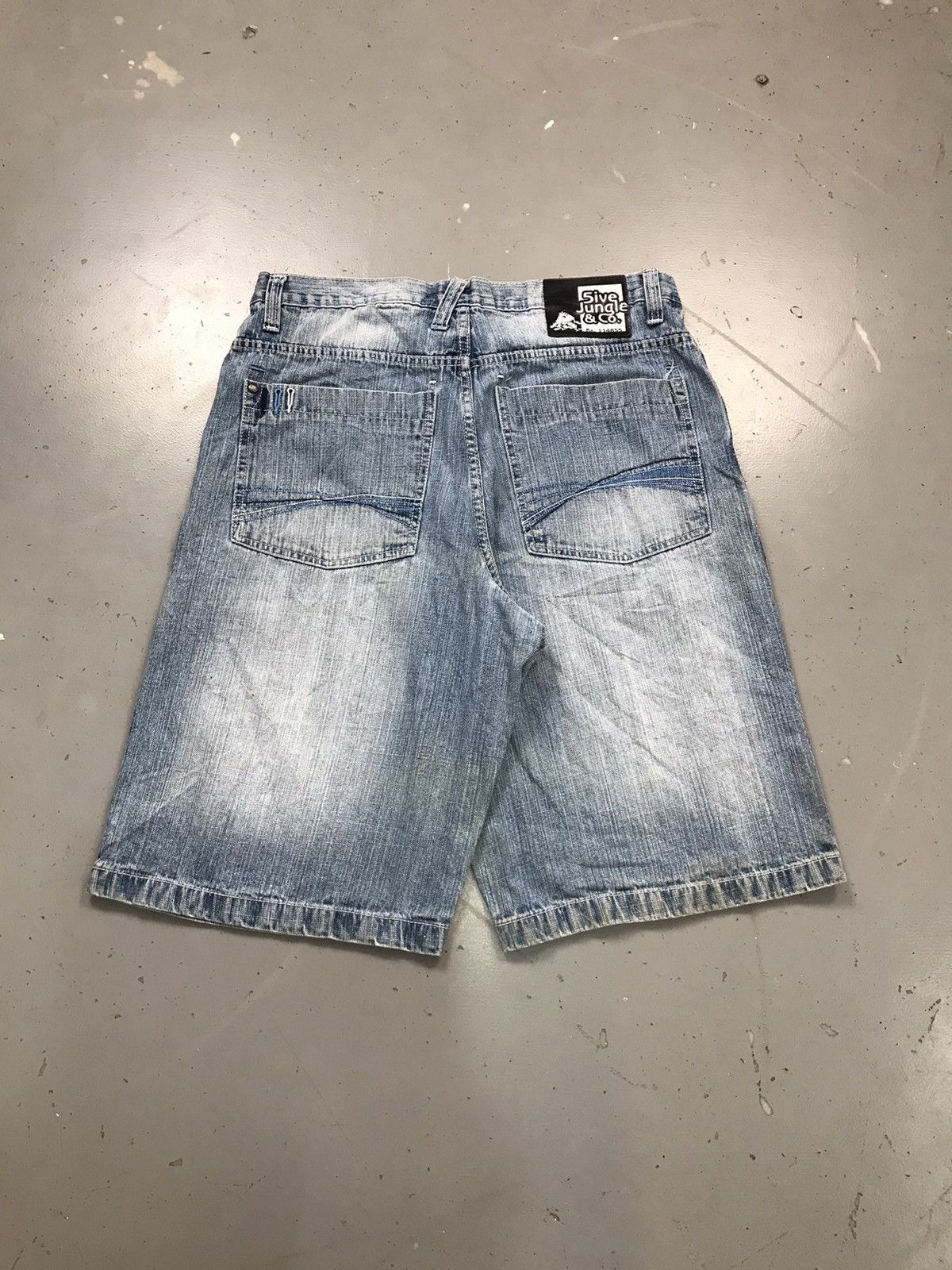 Vintage Vintage 5ive jungle & co skater denim jort Size US 36 / EU 52 - 2 Thumbnail