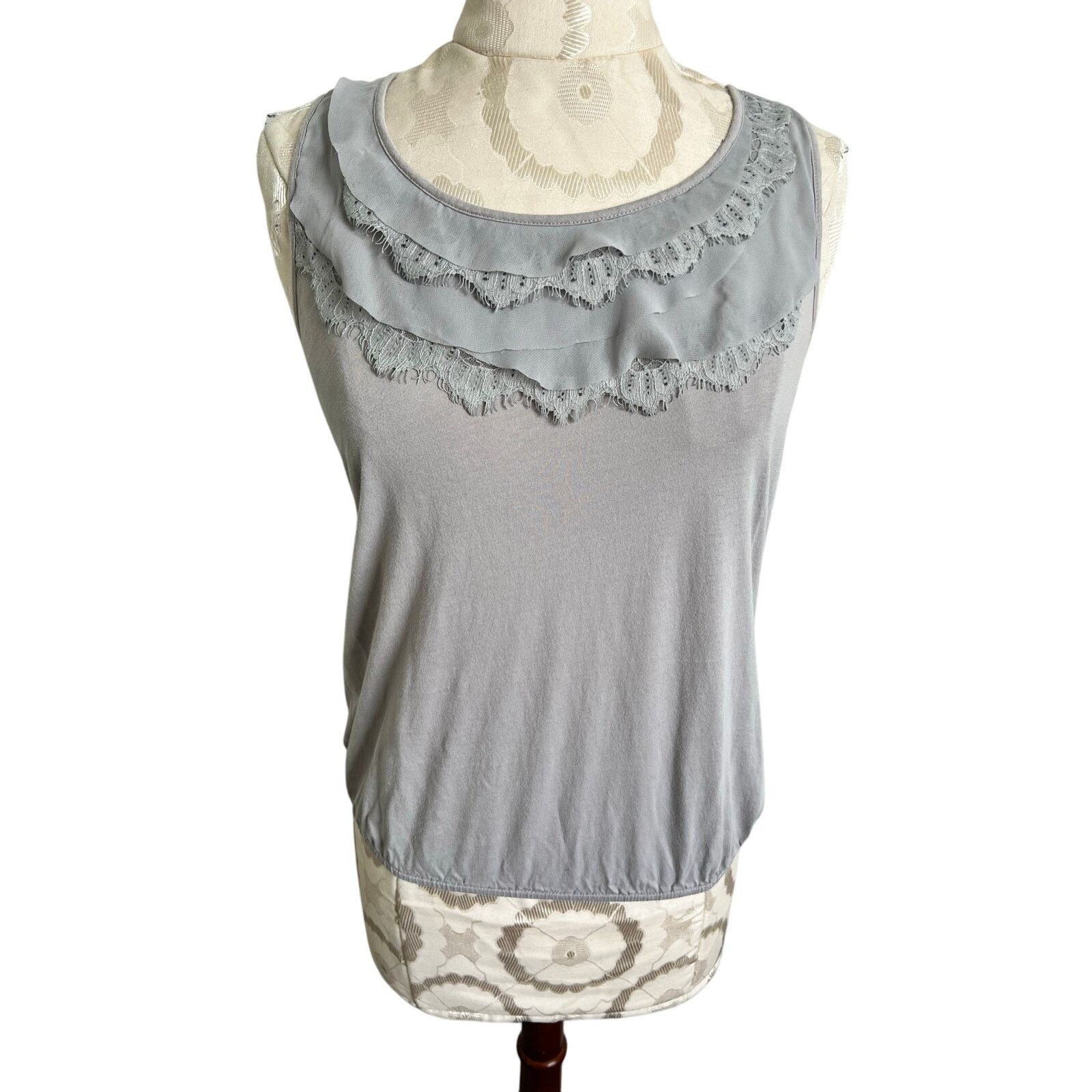 Loft Ann Taylor Loft Sleeveless Blouse with Ruffle Detailing XS Size XS / US 0-2 / IT 36-38 - 1 Thumbnail