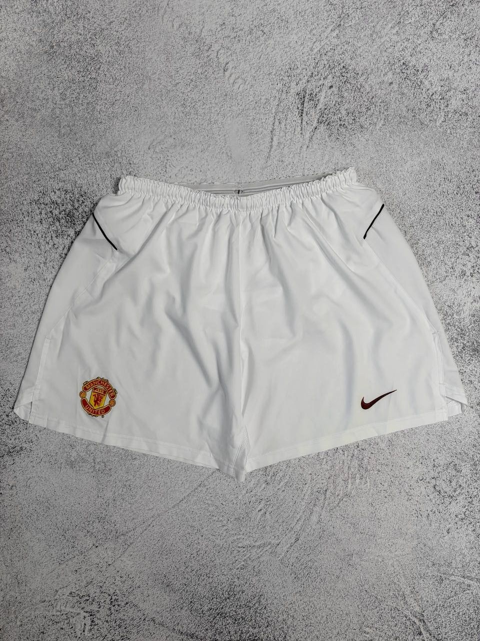 Nike Manchester United 2000s Nike Football Vintage Shorts Size US 36 / EU 52 - 1 Thumbnail