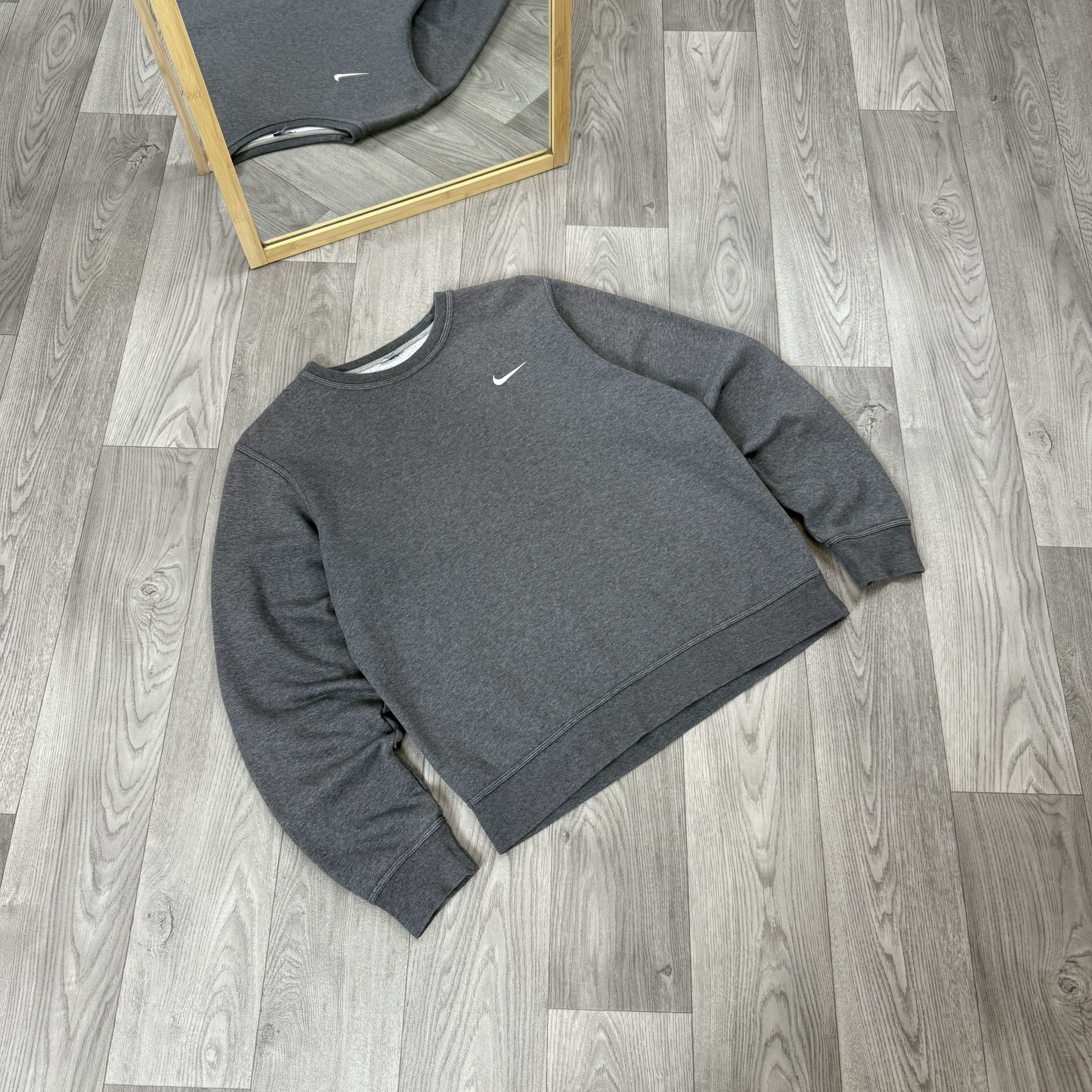 Nike Vintage Nike 90s Small Swoosh Grey Crewneck Sweatshirt Size US M / EU 48-50 / 2 - 2 Thumbnail