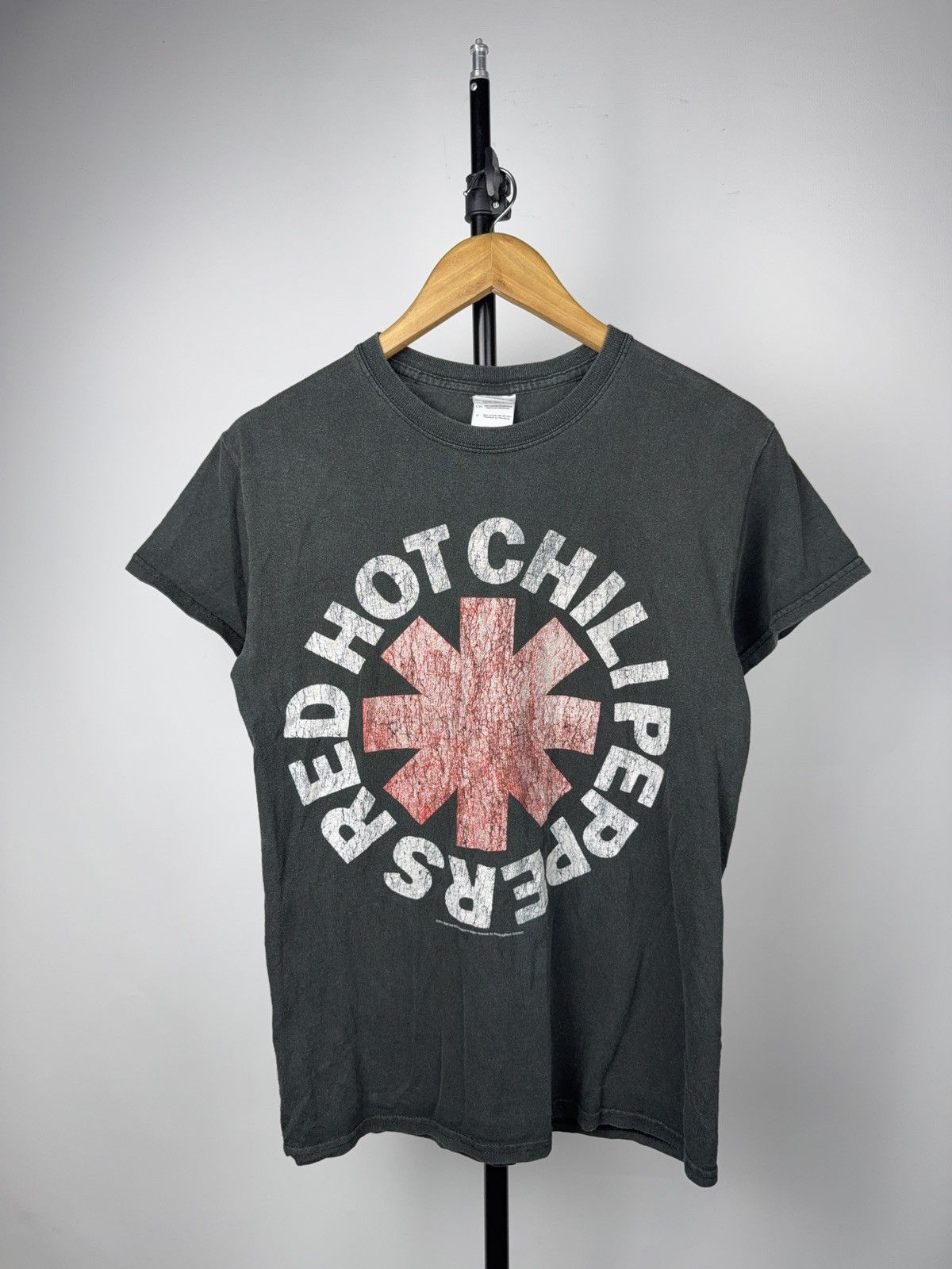 Vintage 00s Red Hot Chili Peppers 2011 Classic Logo Band Tee Vintage Size US S / EU 44-46 / 1 - 1 Thumbnail