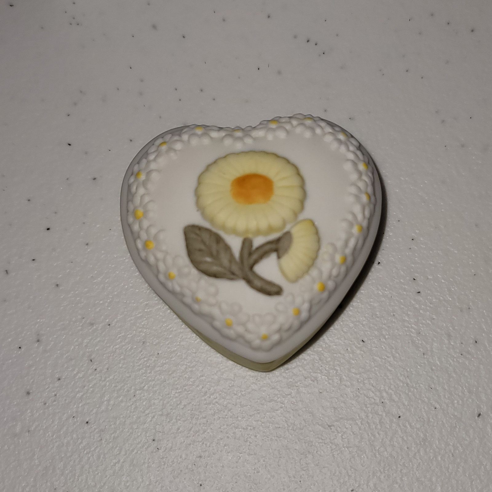 Vintage VTG 1984 Geo Z Lefton Yellow Daisy Porcelain Trinket Box Size ONE SIZE - 1 Thumbnail