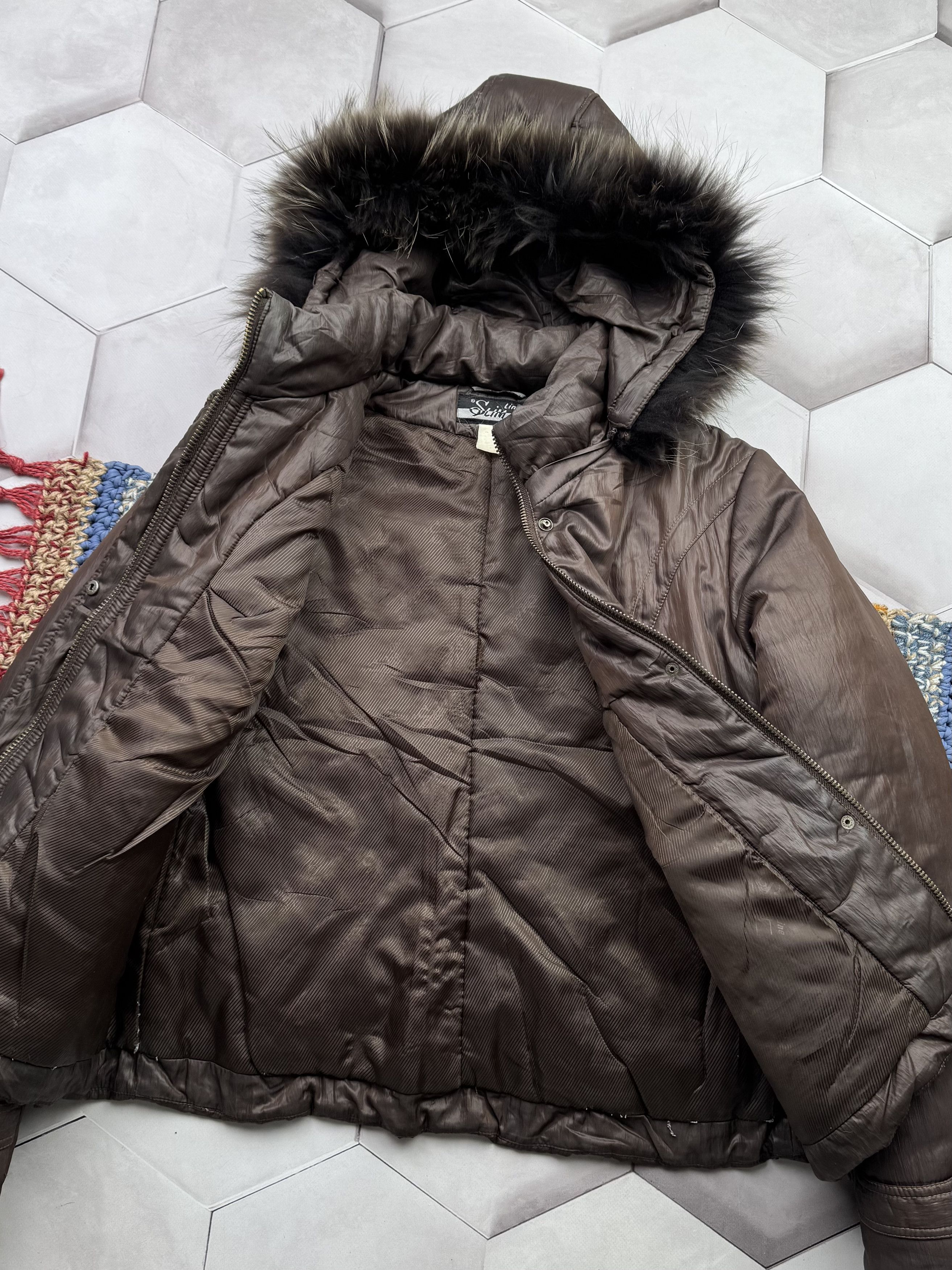 Vintage Vintage Cropped Jacket With Fur Hood (E4) Size US S / EU 44-46 / 1 - 6 Thumbnail