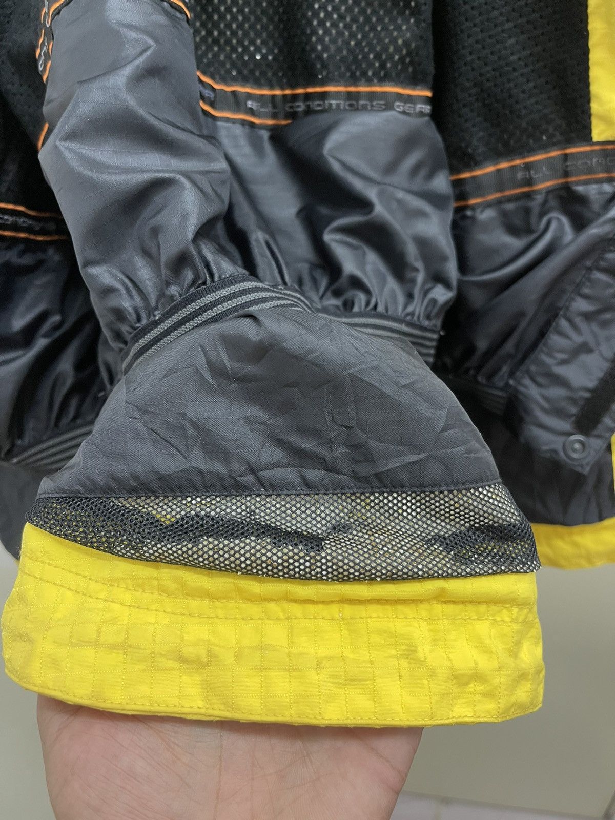Nike ACG Vintage Nike Acg Gorpcore Jacket Size US L / EU 52-54 / 3 - 24 Thumbnail