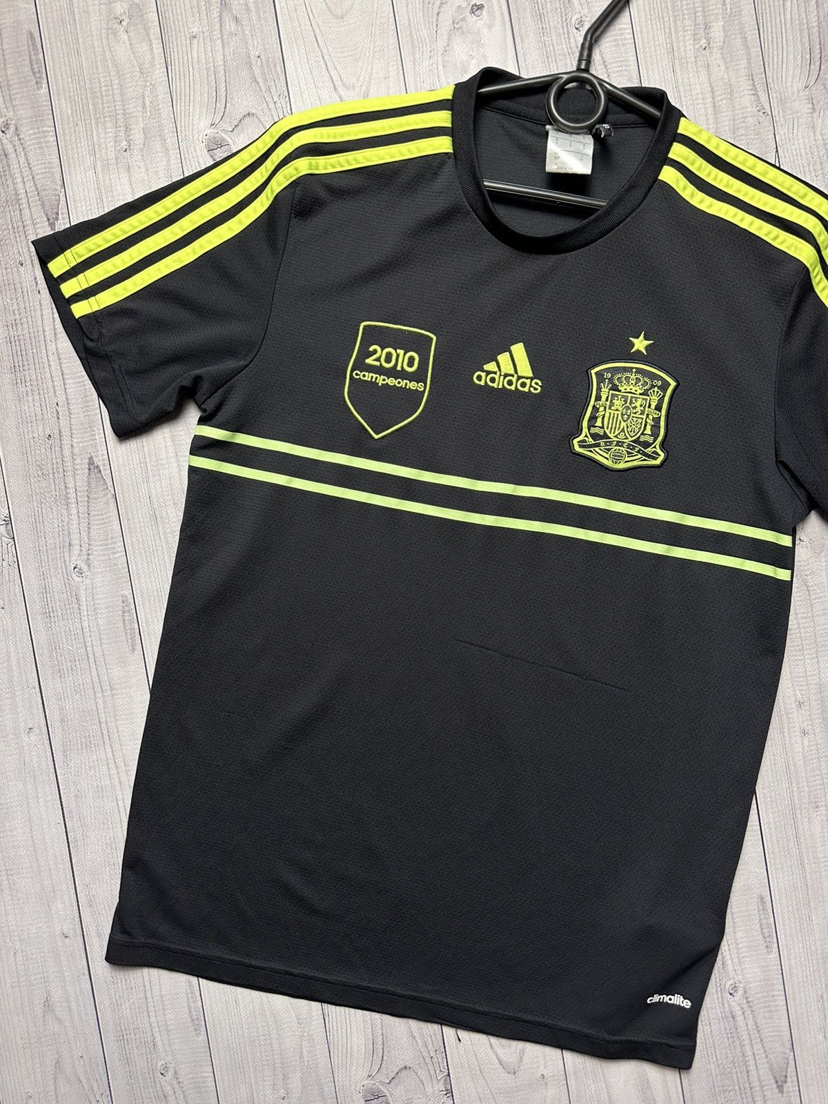 Vintage Vintage adidas Spain soccer jersey size S Black Champions Size US S / EU 44-46 / 1 - 2 Thumbnail