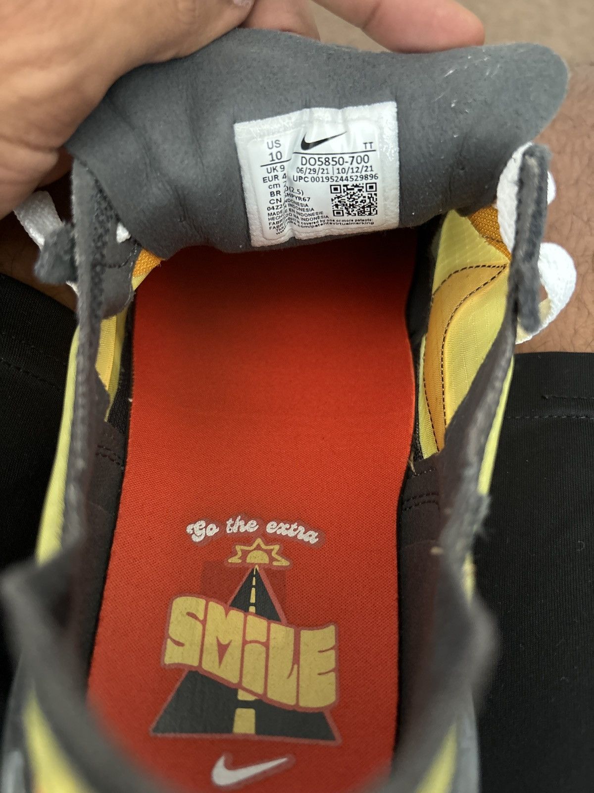 Nike Nike waffle one SE Size US 10 / EU 43 - 6 Thumbnail