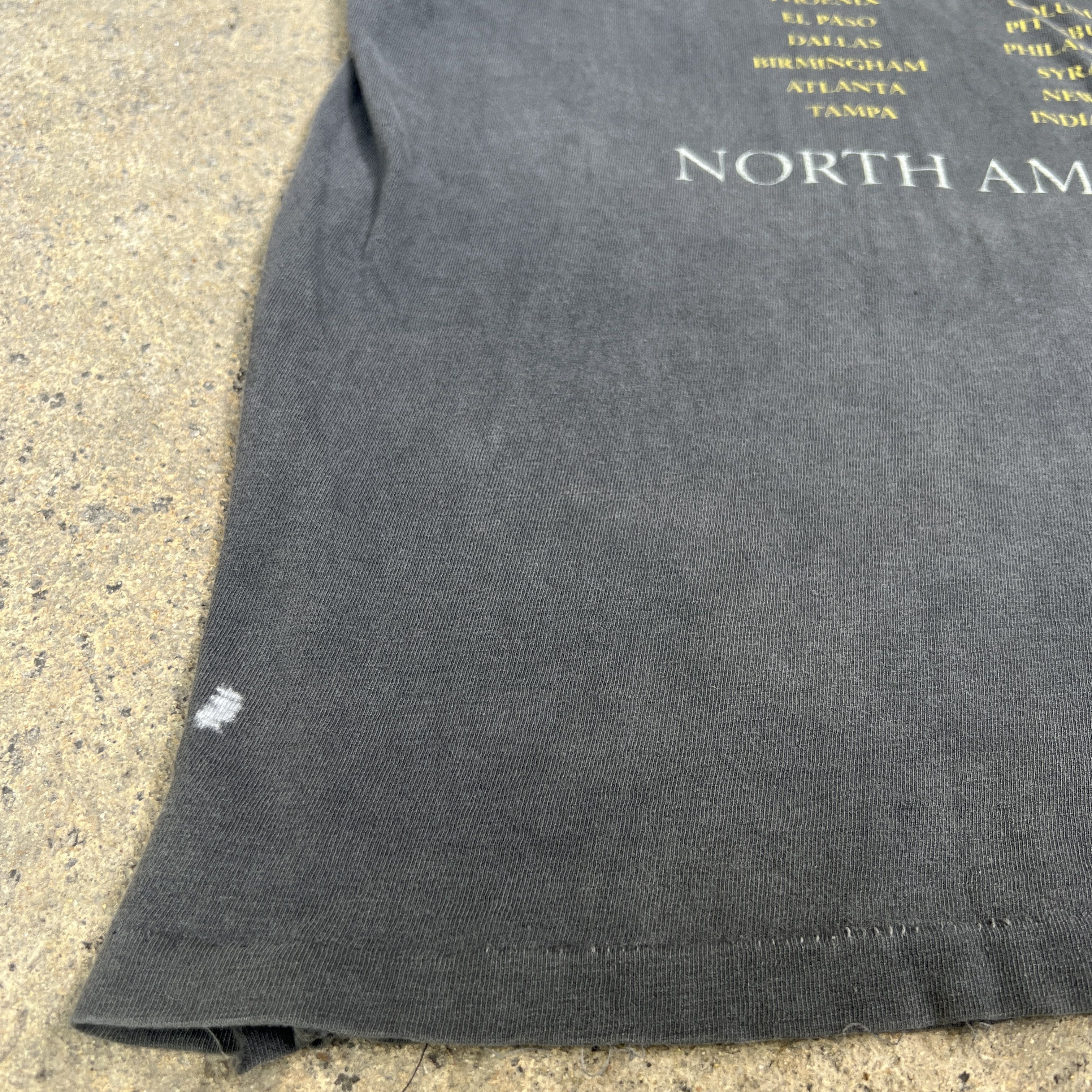 Vintage 90s 1994 Pink Floyd Tour Tee Thrashed Distressed Sun Faded Size US XL / EU 56 / 4 - 14 Thumbnail