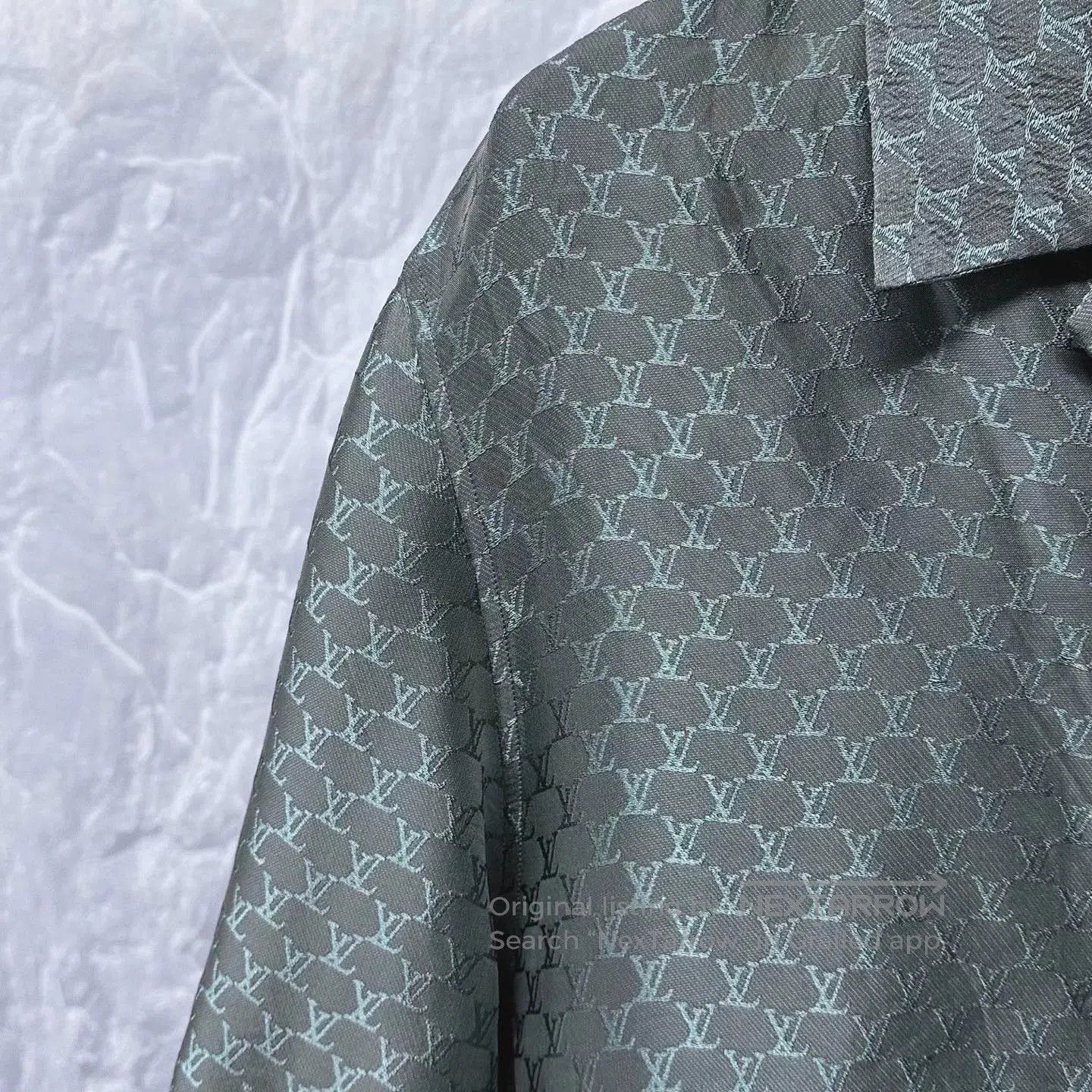 Louis Vuitton louis vuitton fw24 silk logo short sleeve shirt. Size US L / EU 52-54 / 3 - 3 Thumbnail