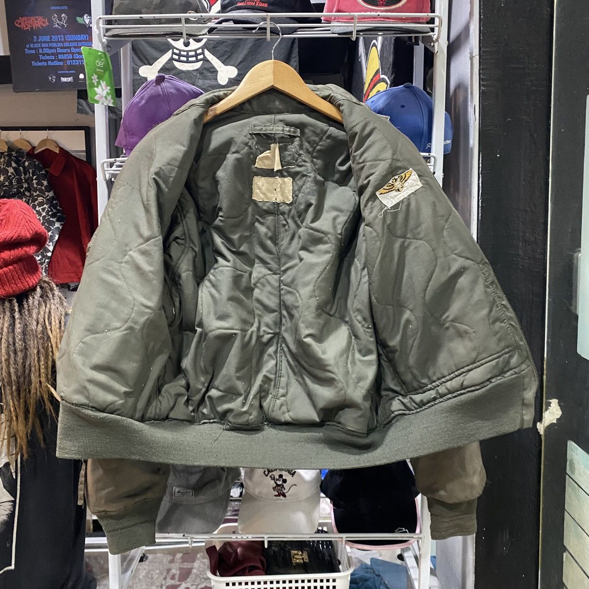 Vintage Vintage 98th Bomb Wing 34th Bomb Squadron Bomber Jacket RARE Size US M / EU 48-50 / 2 - 3 Thumbnail