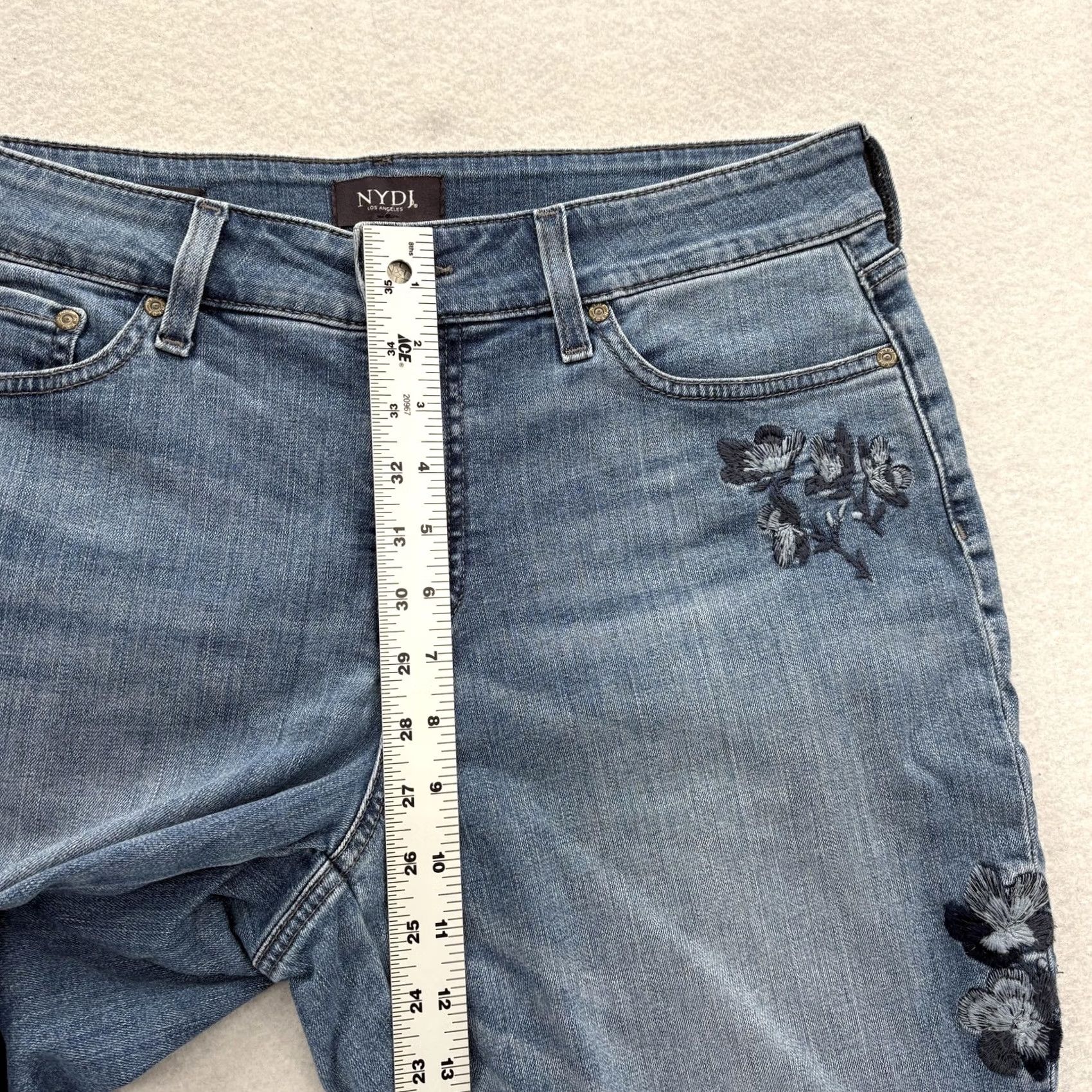 NYDJ NYDJ Jeans Womens 10 Blue Boyfriend Fit Floral Embroidered Mid Rise Lift Tuck Jeans Size 32" / US 10 / IT 46 - 7 Thumbnail