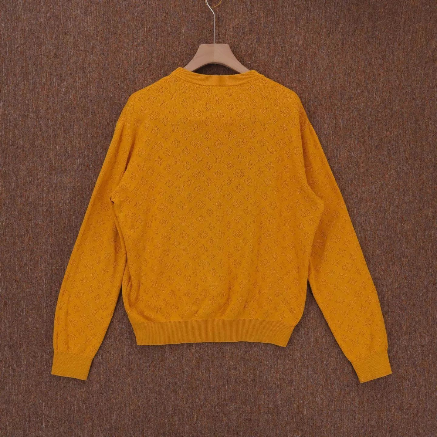 Louis Vuitton Orange Textured Long Sleeve Sweater Size L Size US L / EU 52-54 / 3 - 2 Thumbnail