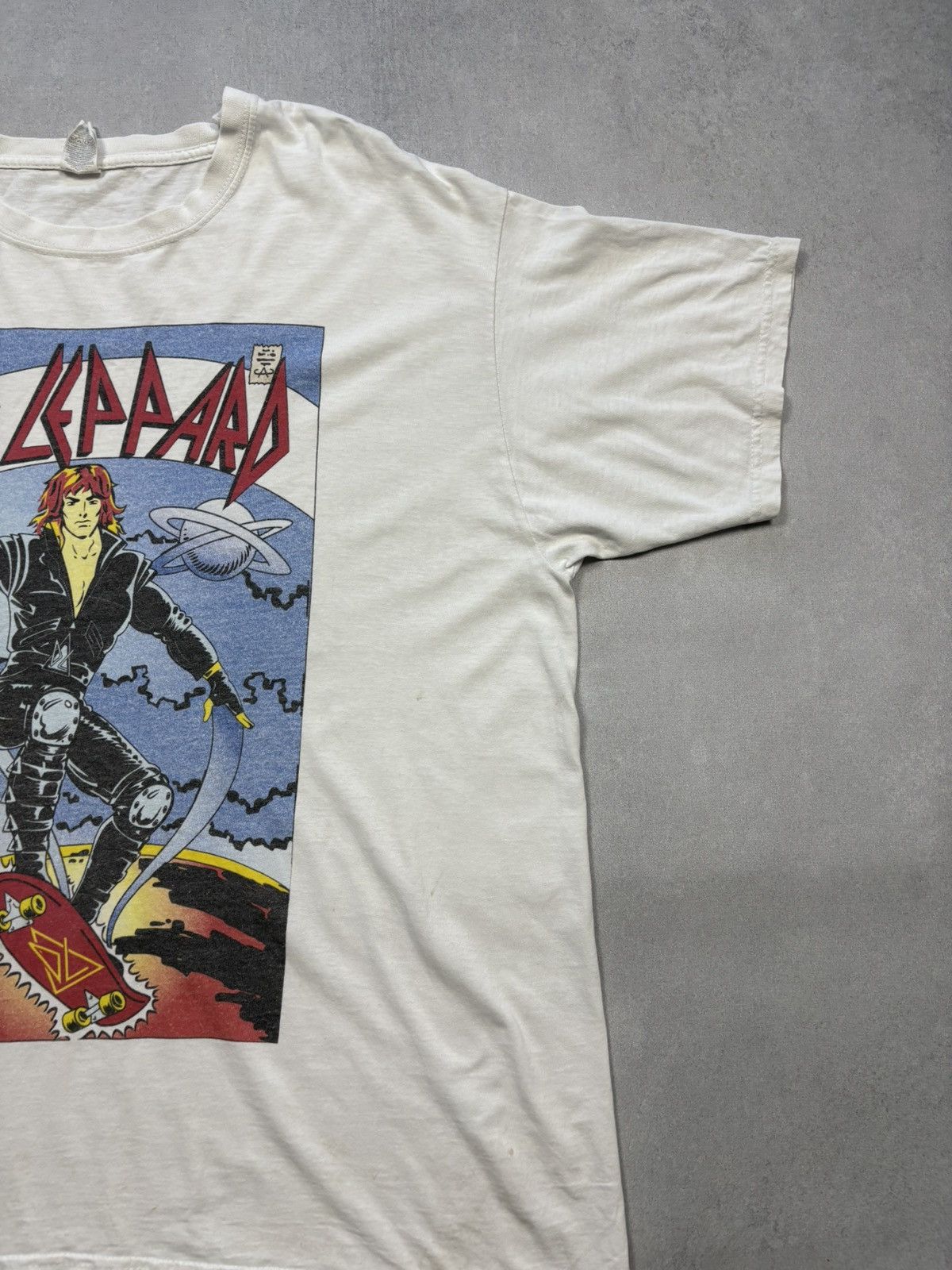Band Tees Vintage 00s Def Leppard Hysteria Women Of Doom Tee Band Rare Size US XL / EU 56 / 4 - 2 Thumbnail