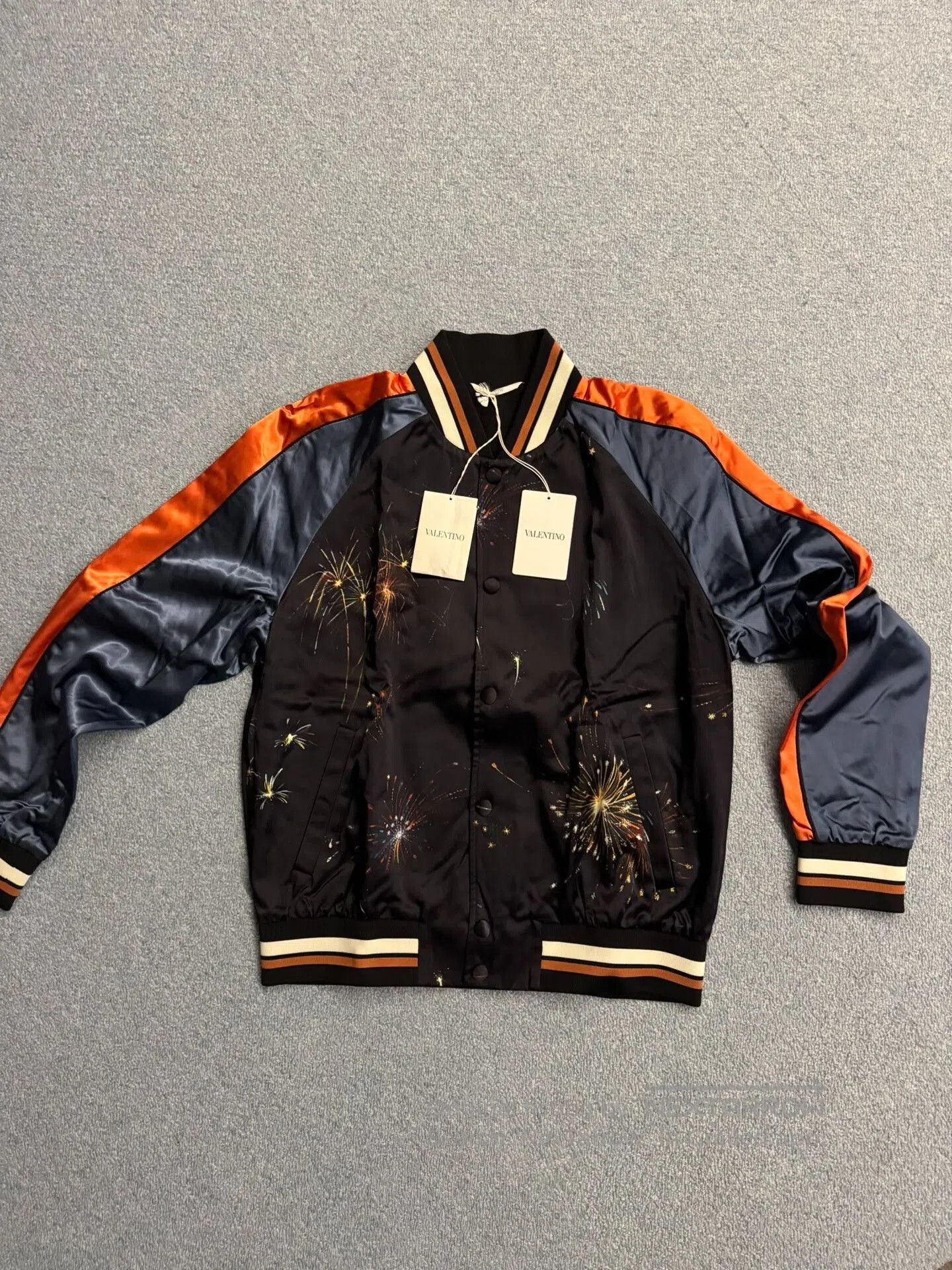Valentino valentino fireworks silk er jacket. Size US L / EU 52-54 / 3 - 1 Thumbnail