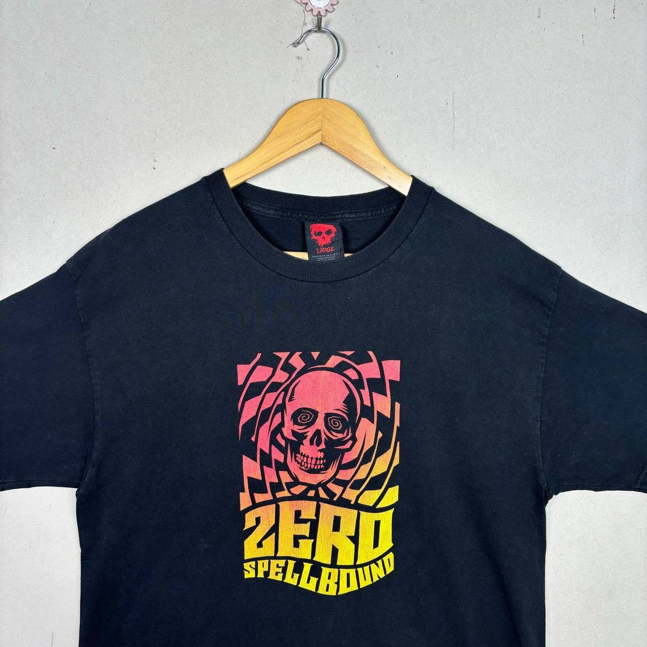 Zero Skateboards Vintage Zero Spellbound Skateboard Skull Logo Tshirt L Size US L / EU 52-54 / 3 - 3 Thumbnail