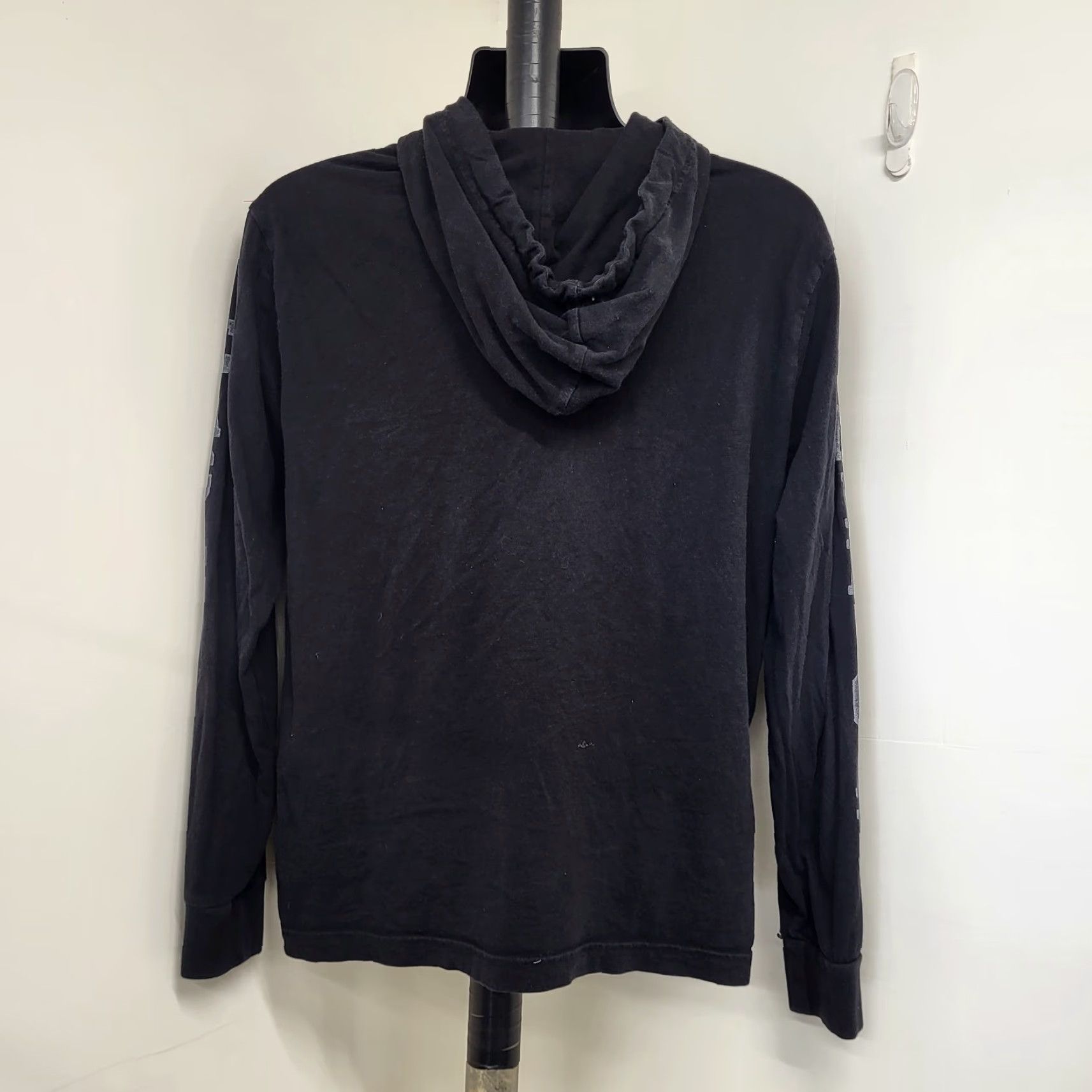 American Eagle Outfitters VINTAGE? No — Not Vintage. American Eagle Outfitters Hoodie Mens M Black Super Soft Standard Fit Pullover Hooded with Pockets Logo Print Size US M / EU 48-50 / 2 - 4 Thumbnail