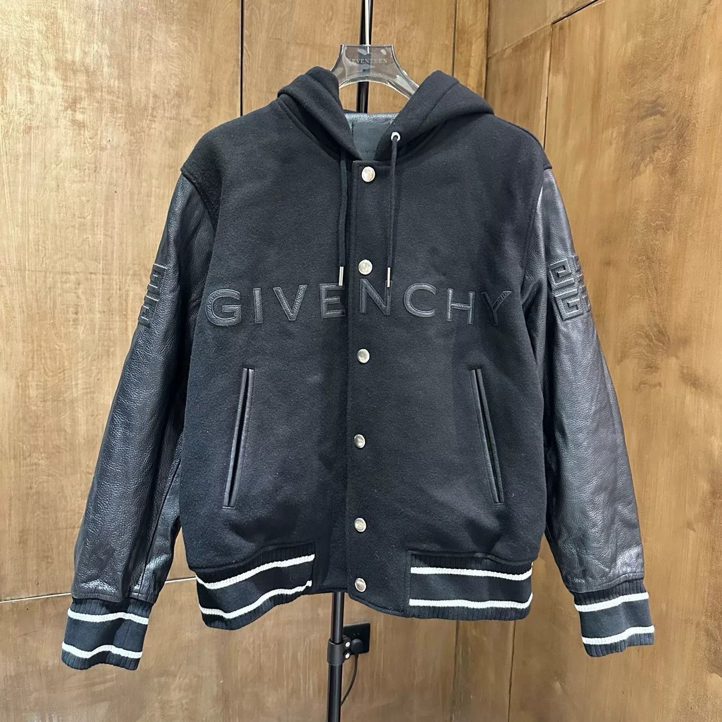 Givenchy Givenchy Printed Black Light Jacket XL Men Size US XL / EU 56 / 4 - 1 Thumbnail