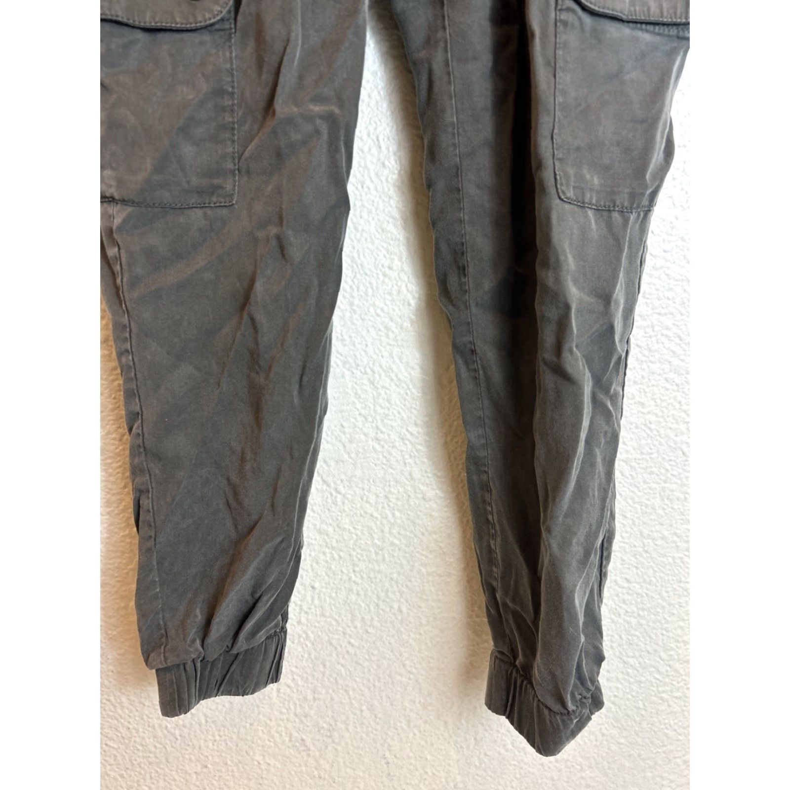 Banana Republic Banana Republic Lyocell Cargo Pants Women’s XS Petite Army Green 28x25 Size 26" / US 2 / IT 38 - 2 Thumbnail