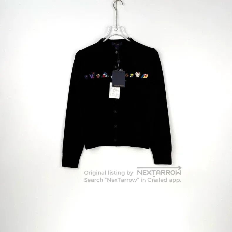 Louis Vuitton Louis Vuitton Black color badge logo cardigan sweater Size US S / EU 44-46 / 1 - 3 Thumbnail