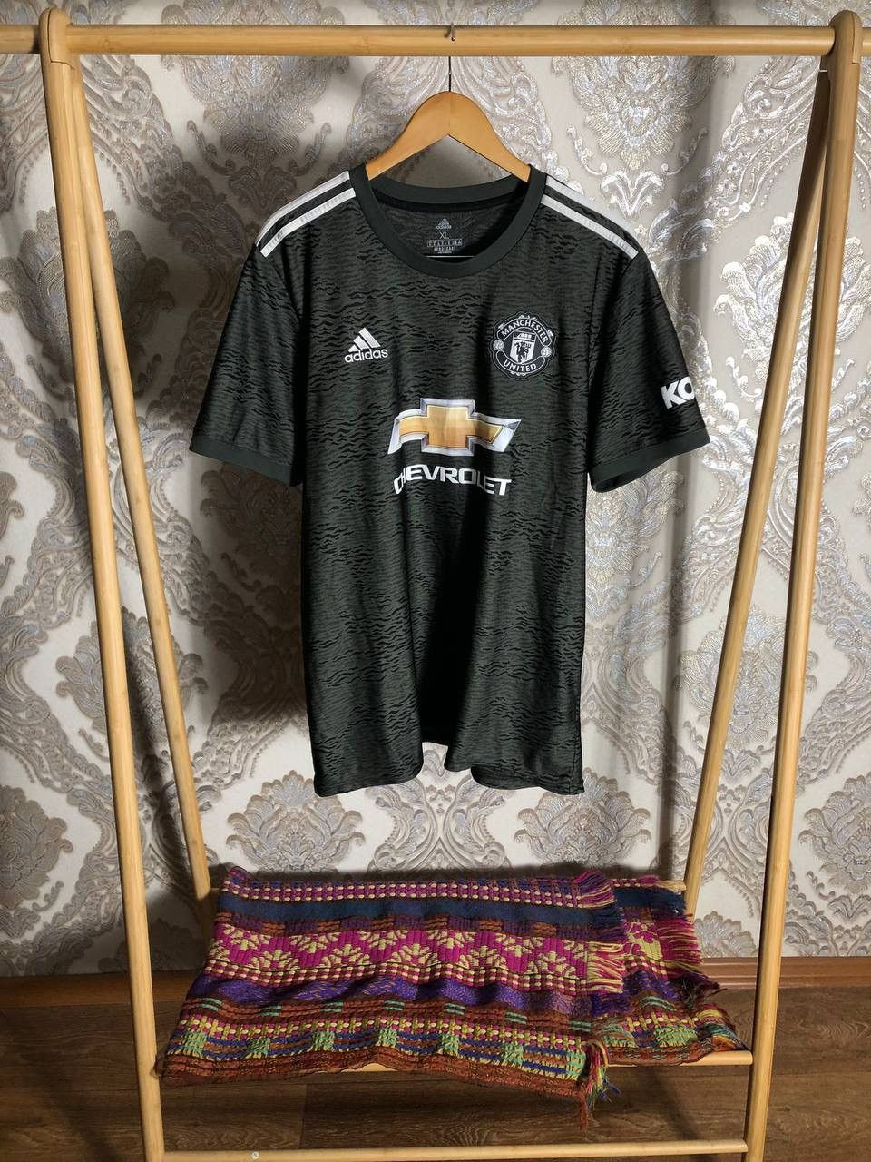 Vintage ADIDAS FC MANCHESTER UNITED ENGLAND SOCCER JERSEY RETRO Y2K Size US XL / EU 56 / 4 - 1 Thumbnail