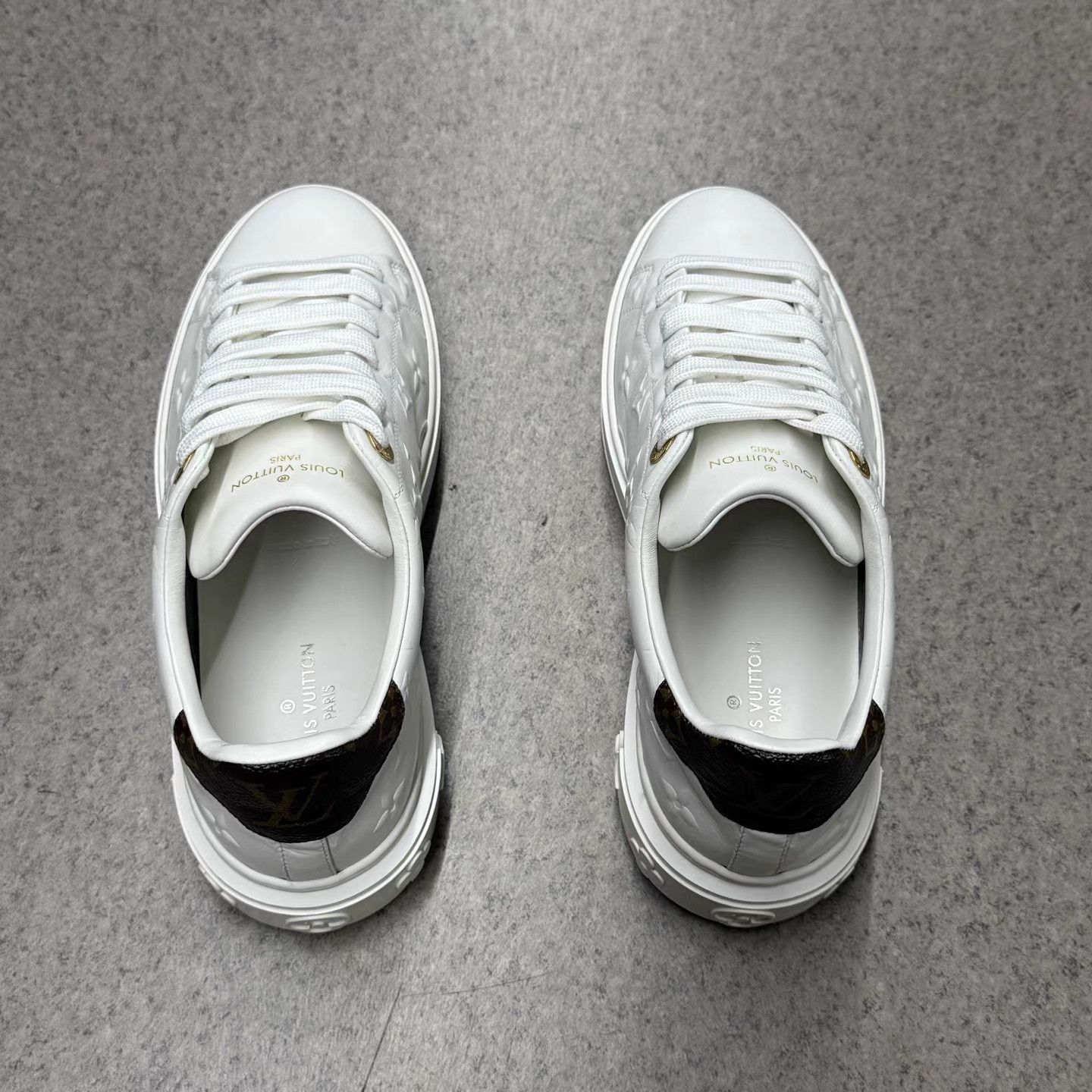 Louis Vuitton LV Time Out Embossed Monogram Platform Sneakers K15 Size US 8 / IT 38 - 8 Thumbnail