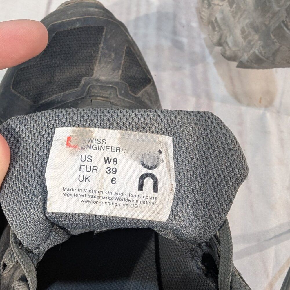 Other On Running Cloudventure Women's 8 Black Synthetic Waterproo Size US 8 / IT 38 - 8 Thumbnail
