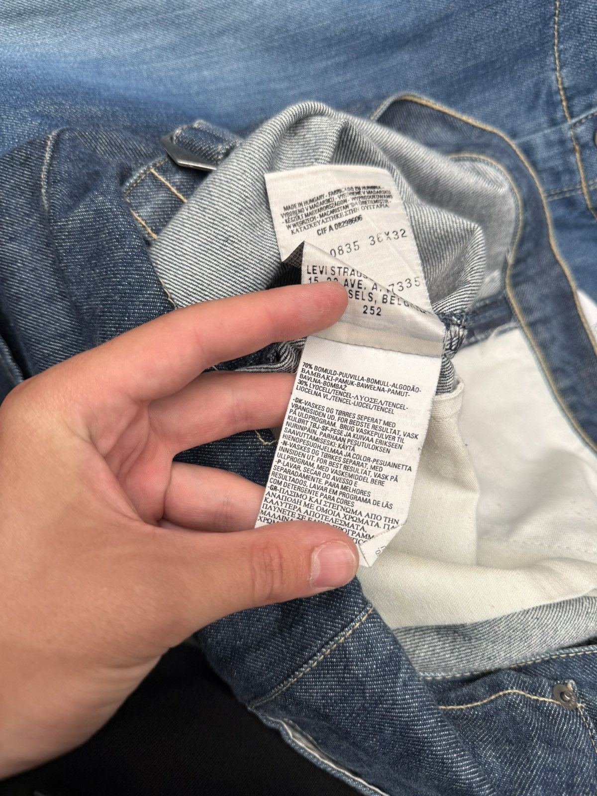 Levi's Vintage Levis Engineered Cinch Back Loose Fit Denim Jeans Size US 32 / EU 48 - 18 Thumbnail
