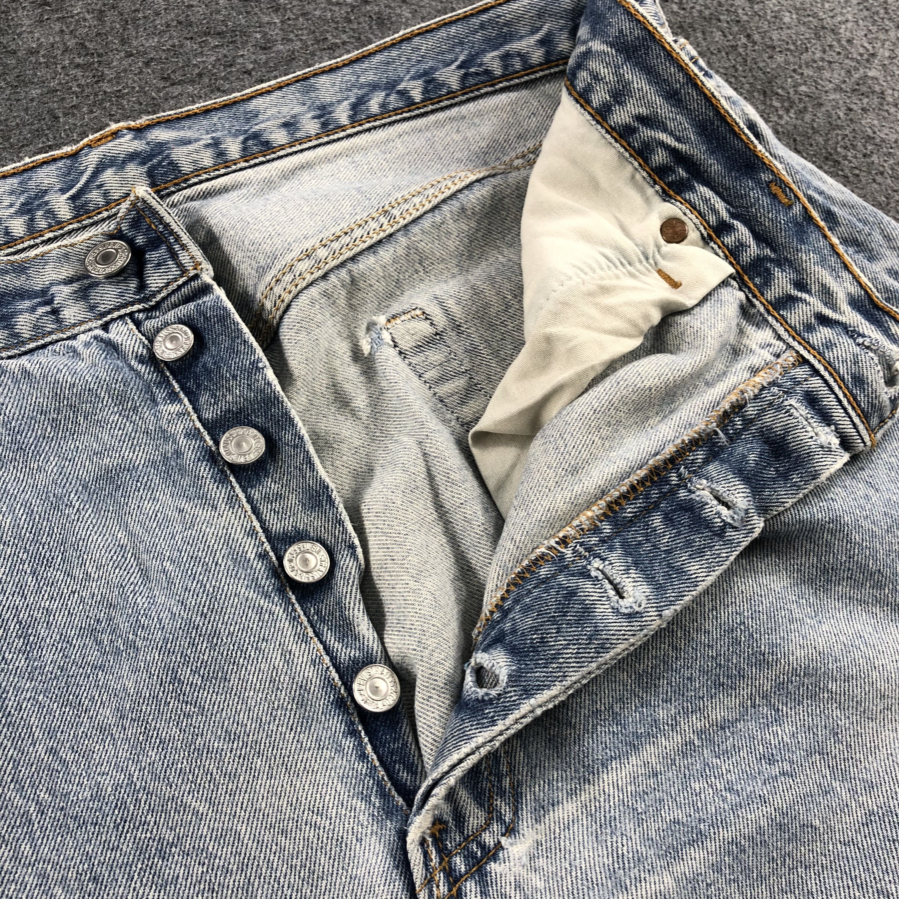 Levi's 90s Vintage Light Wash Levis 501 Jeans-J1501 Size US 35 - 13 Thumbnail