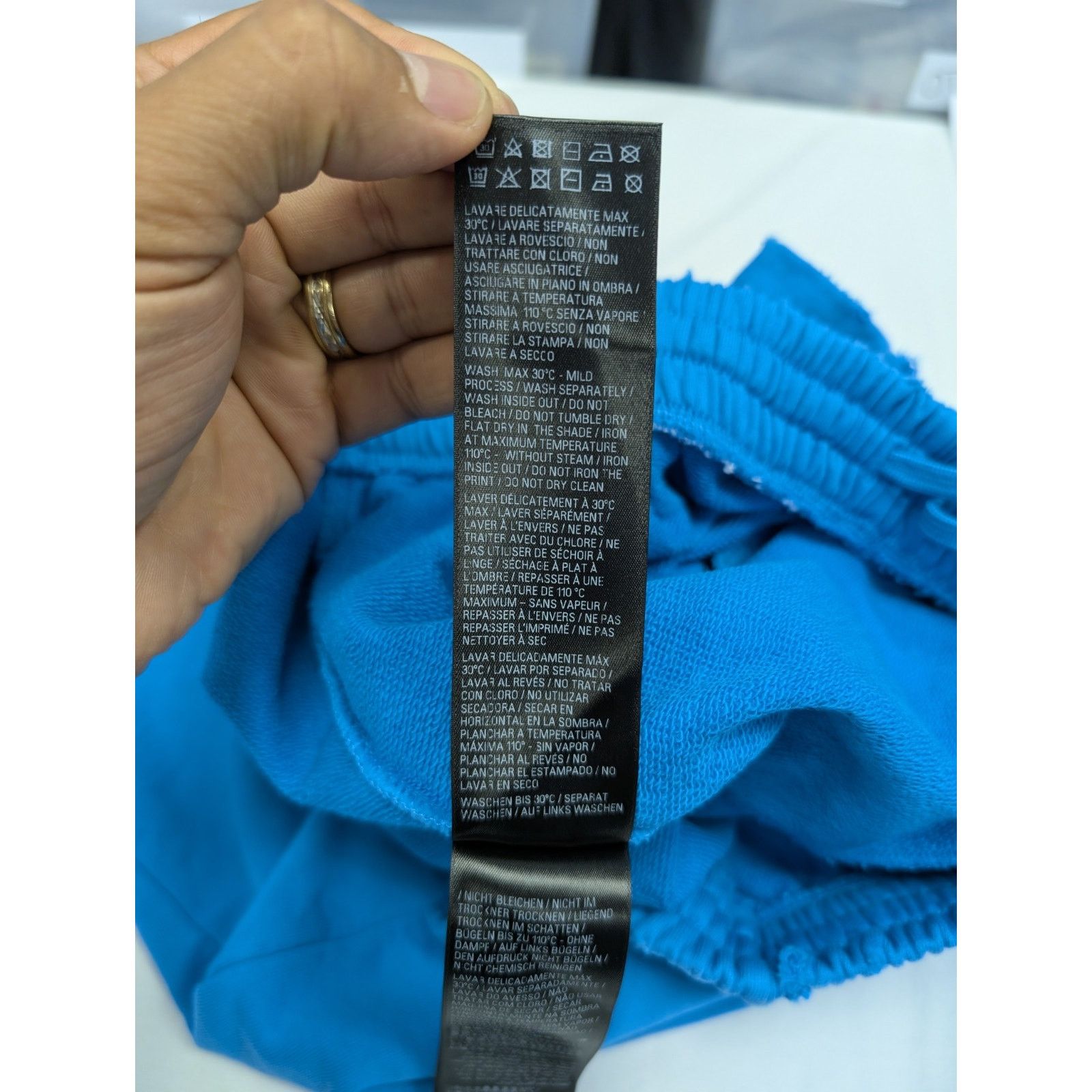 Balenciaga o1rshd1 Q:2 / Pol Camp Crack Print Med Moll Shorts in Blue Size US 32 / EU 48 - 12 Thumbnail