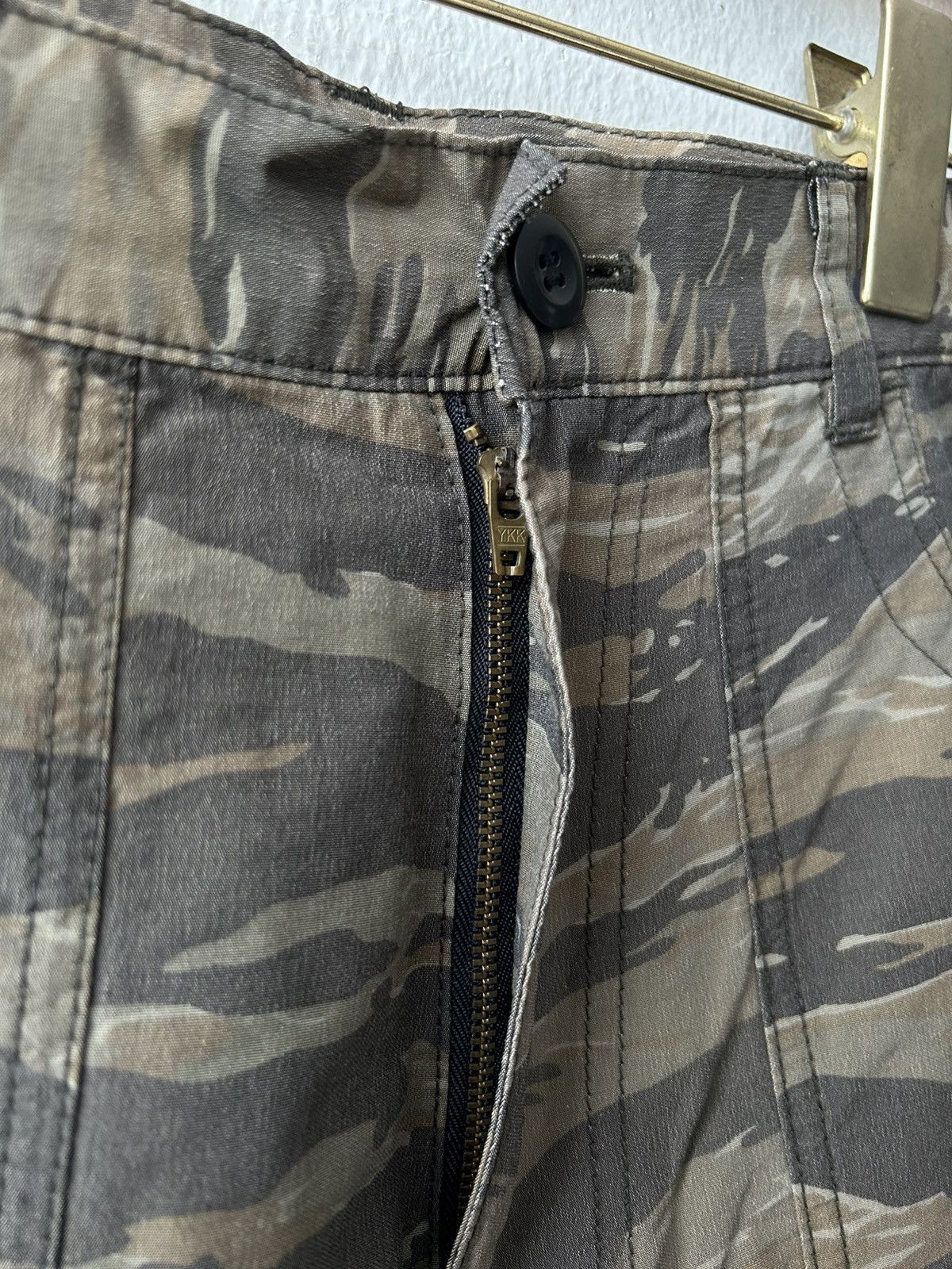 Hysteric Glamour Hysteric Glamour Tiger Camo Pants Size US 32 / EU 48 - 14 Thumbnail