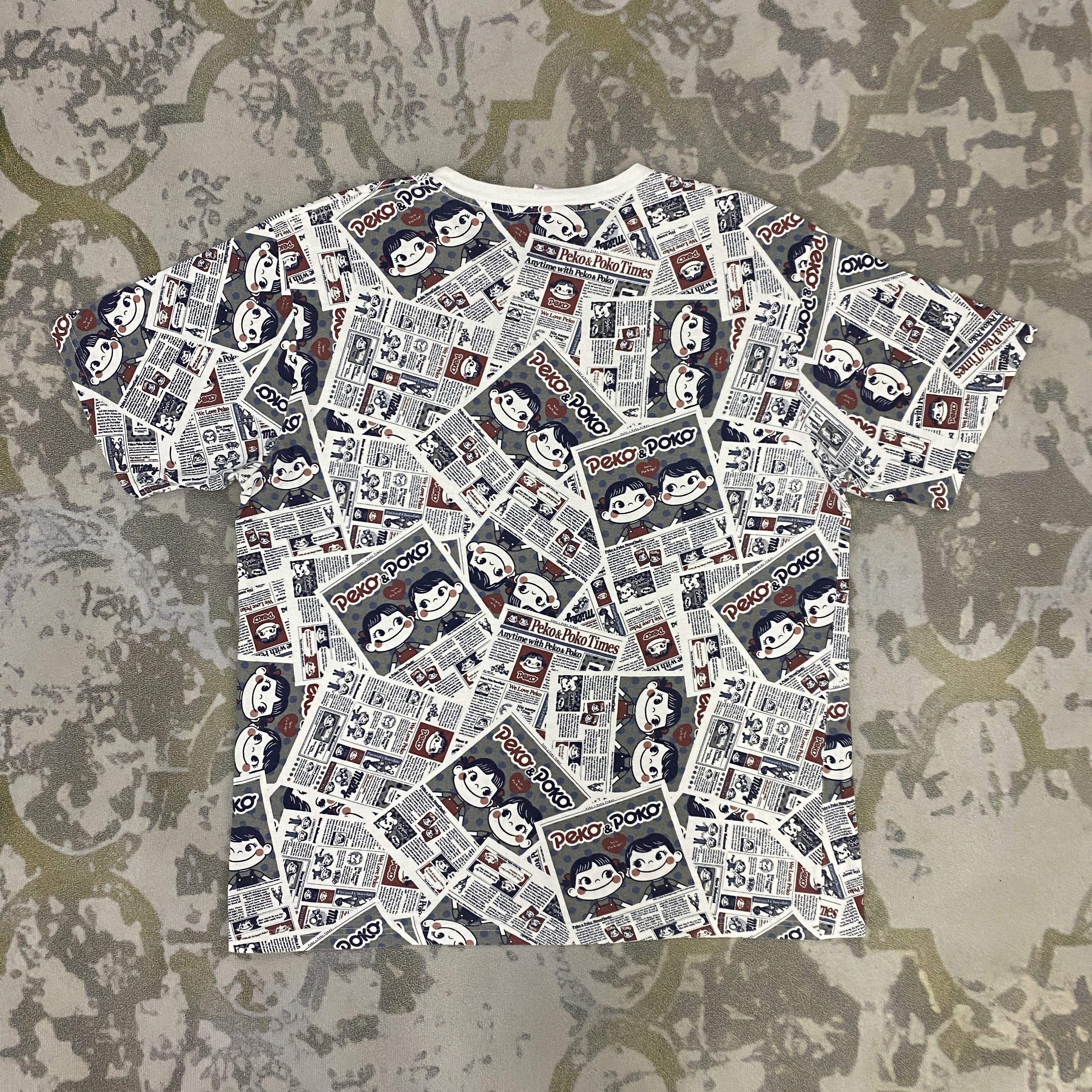 Japanese Brand Vintage Peko-chan Newspaper Pattern T-Shirt - K081 Size US XL / EU 56 / 4 - 2 Thumbnail