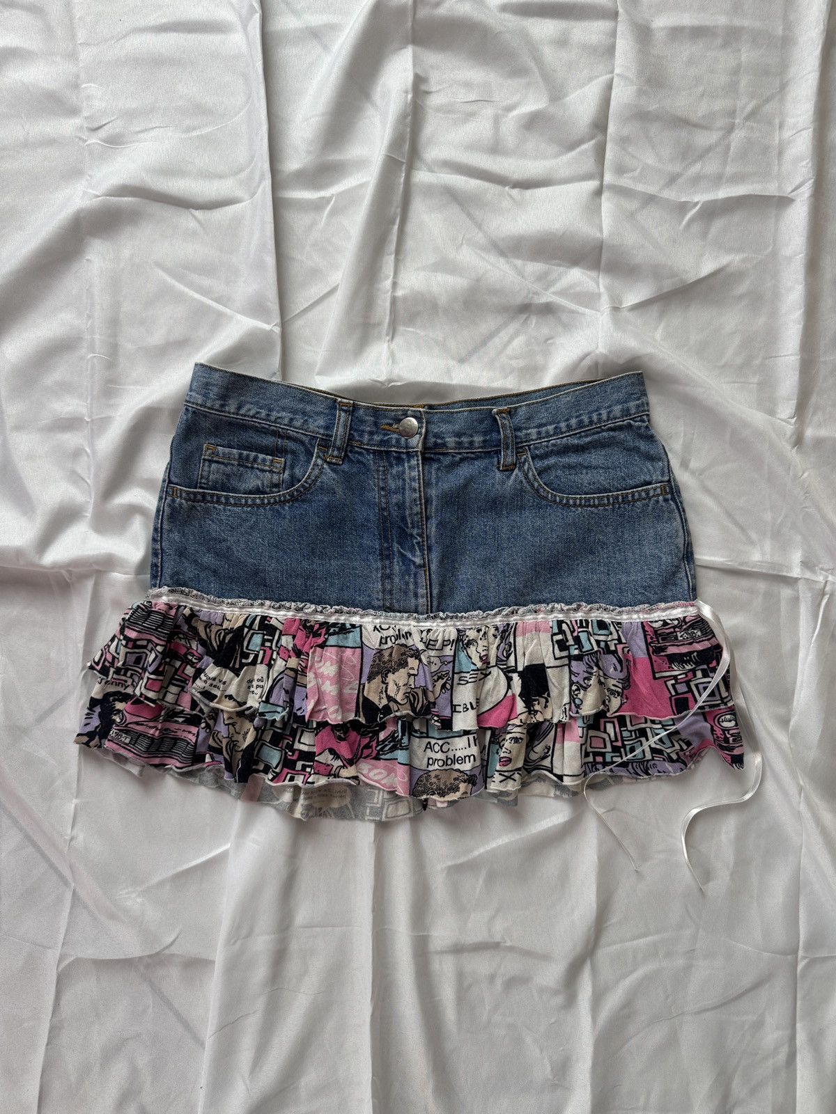 Hysteric Glamour Y2K Glam Low Rise Ruffle Denim Mini Skirt Size 27" / US 4 / IT 40 - 1 Thumbnail