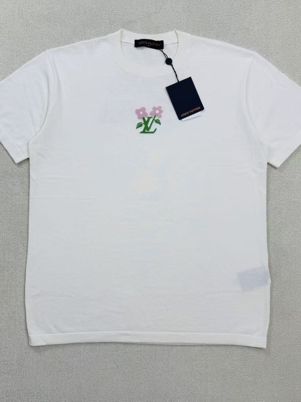 Louis Vuitton Louis Vuitton x Tyler Flower Print T-Shirt Size L Size US L / EU 52-54 / 3 - 1 Thumbnail
