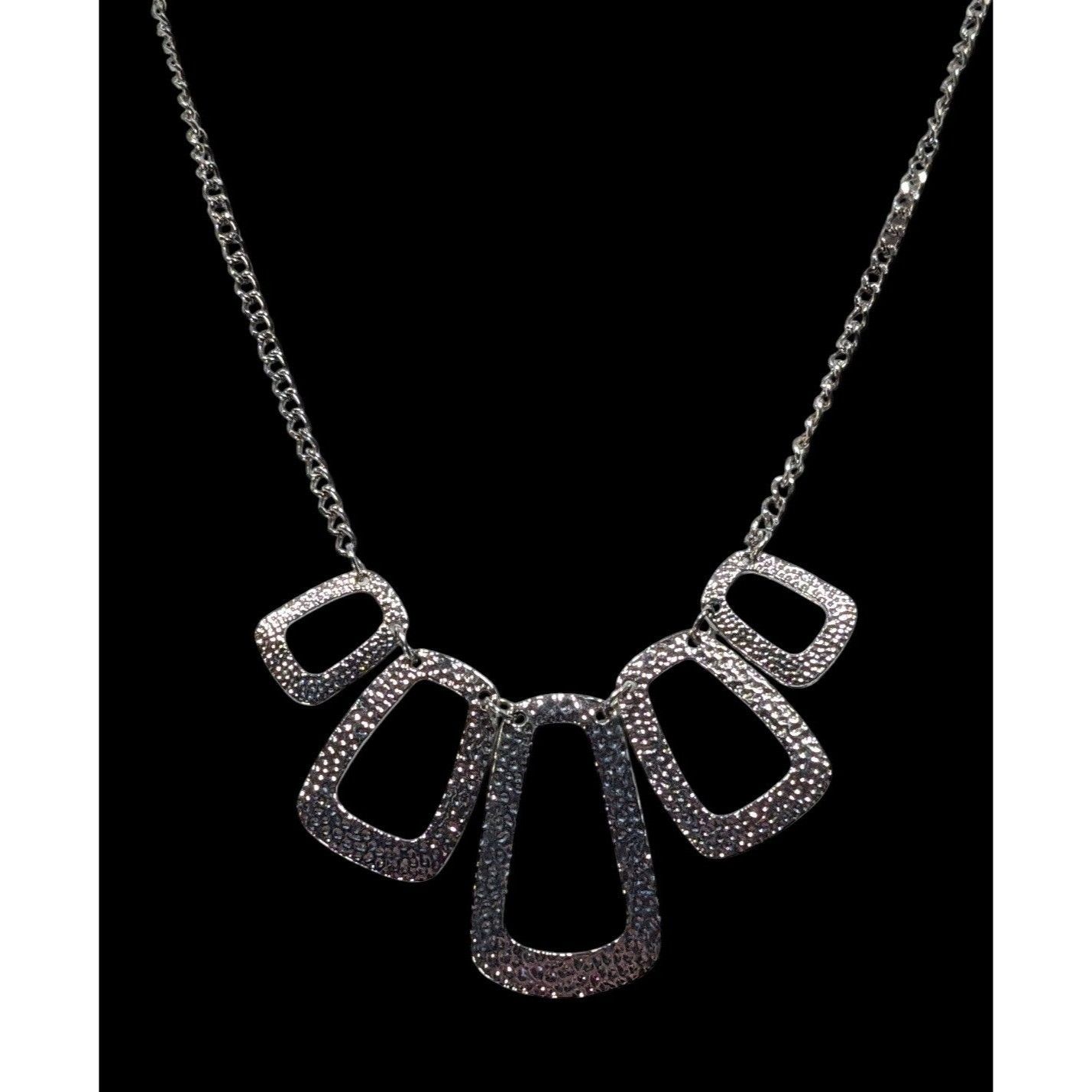 Other Modern Open Graduated Rectangle Silver Tone Hammered Necklac Size ONE SIZE - 2 Thumbnail