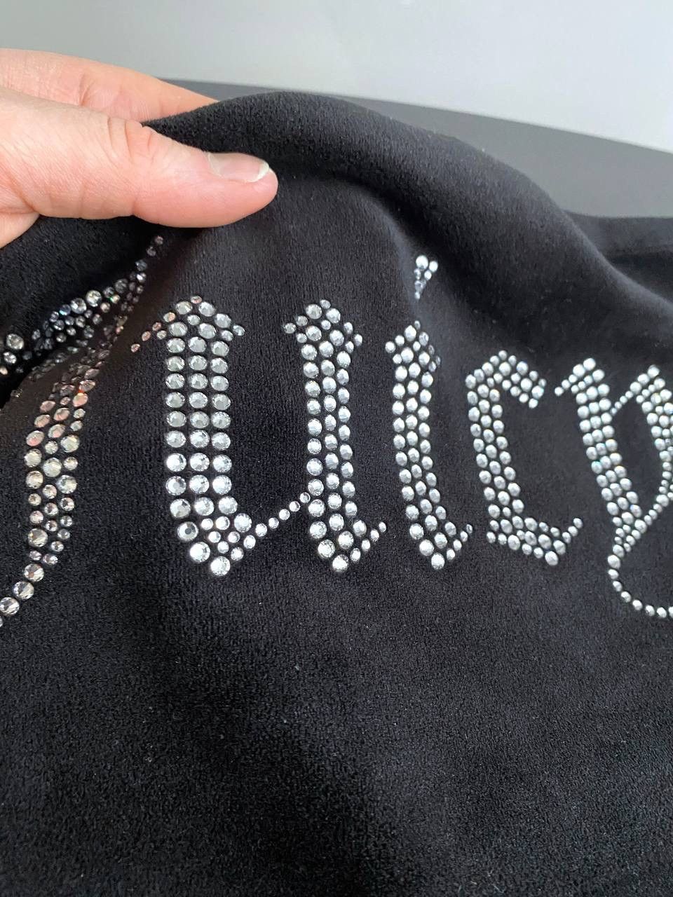 Designer × Juicy Couture Juicy Couture Black Velour Cropped Top Y2K, Size M Size M / US 6-8 / IT 42-44 - 3 Thumbnail
