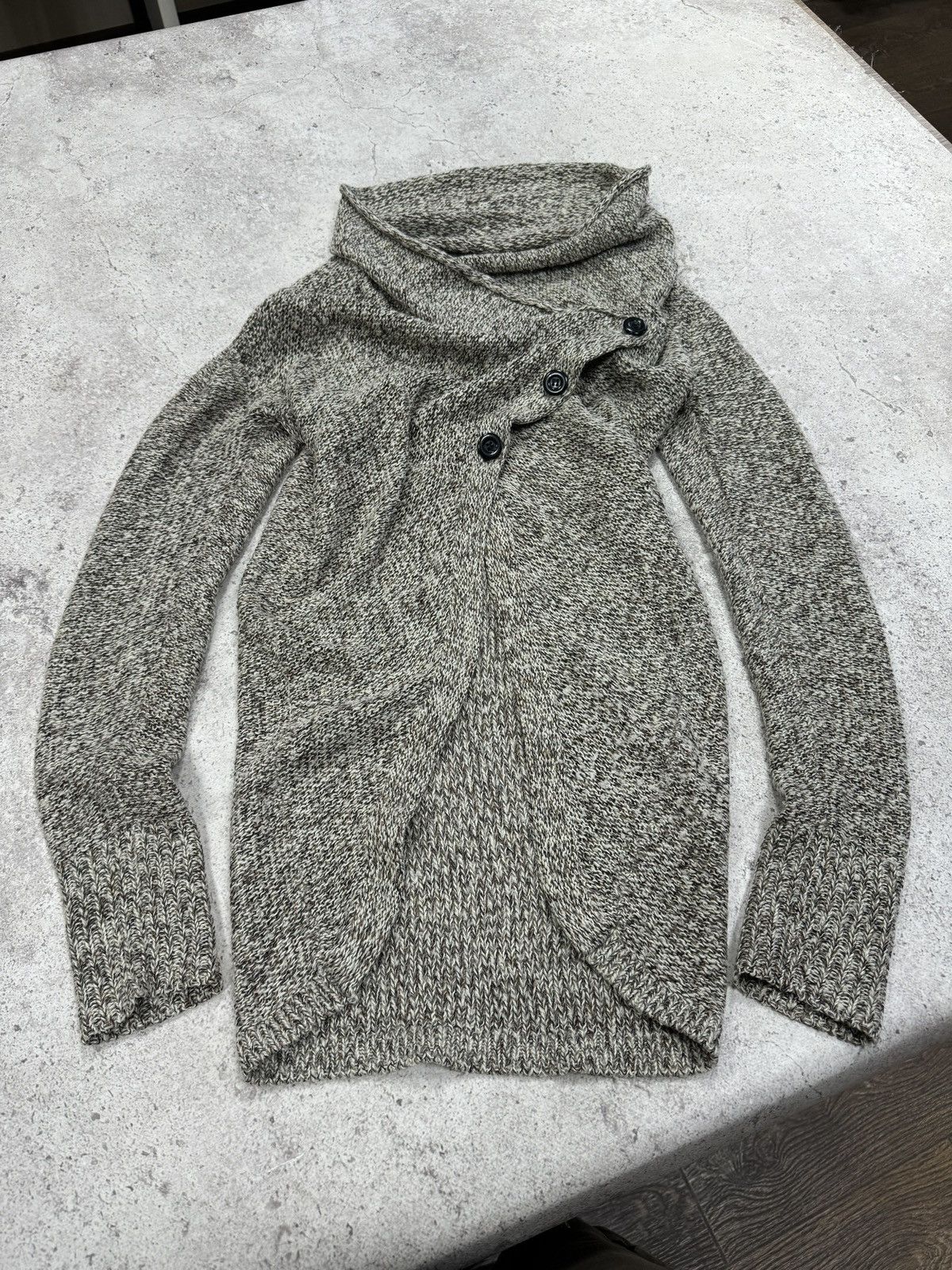 Japanese Brand Vintage Asymmetric Button Long Sweater Size US M / EU 48-50 / 2 - 4 Thumbnail