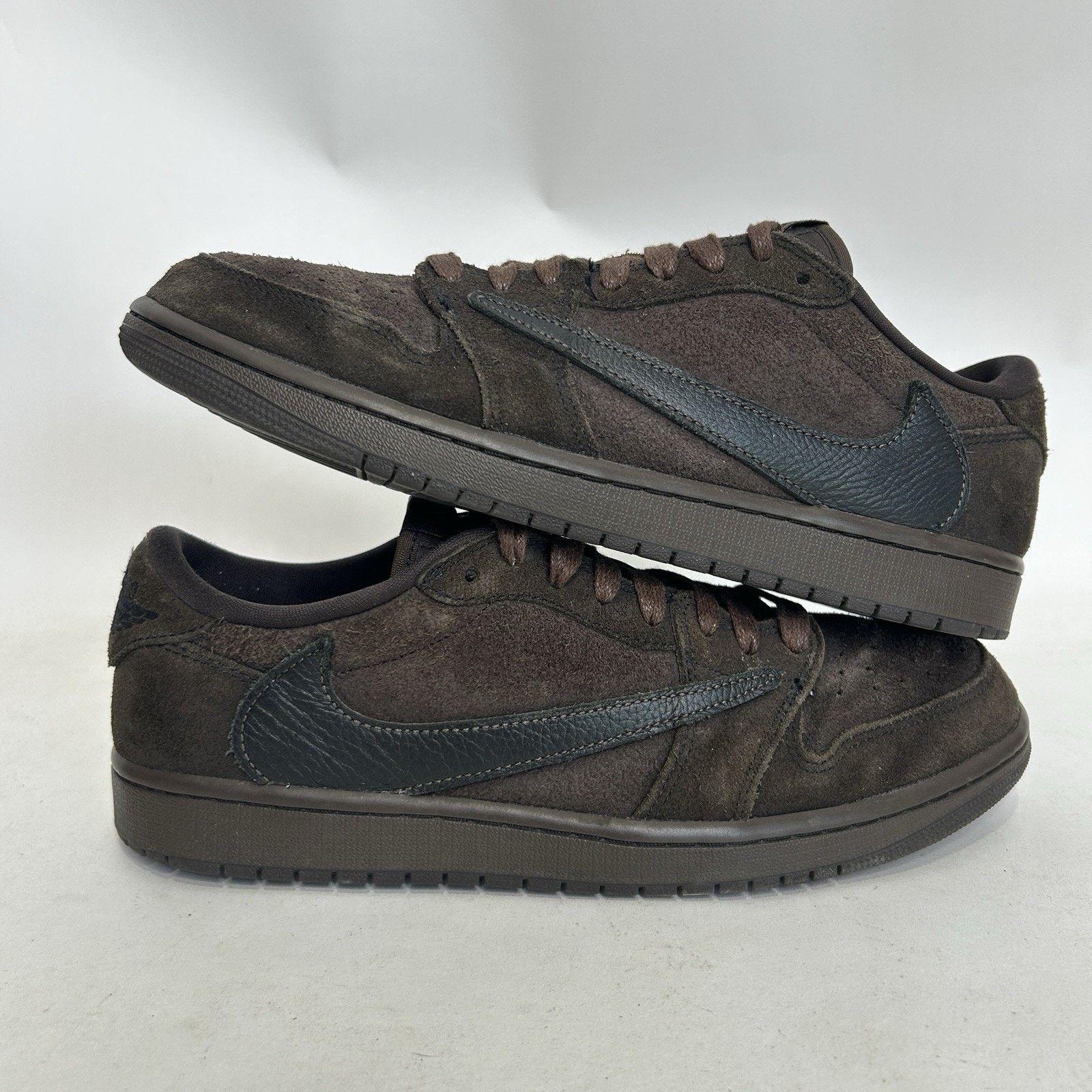 Jordan Brand Travis Scott X Nike Air Jordan 1 Low OG SP “Velvet Brown” Size US 10.5 / EU 43-44 - 1 Thumbnail